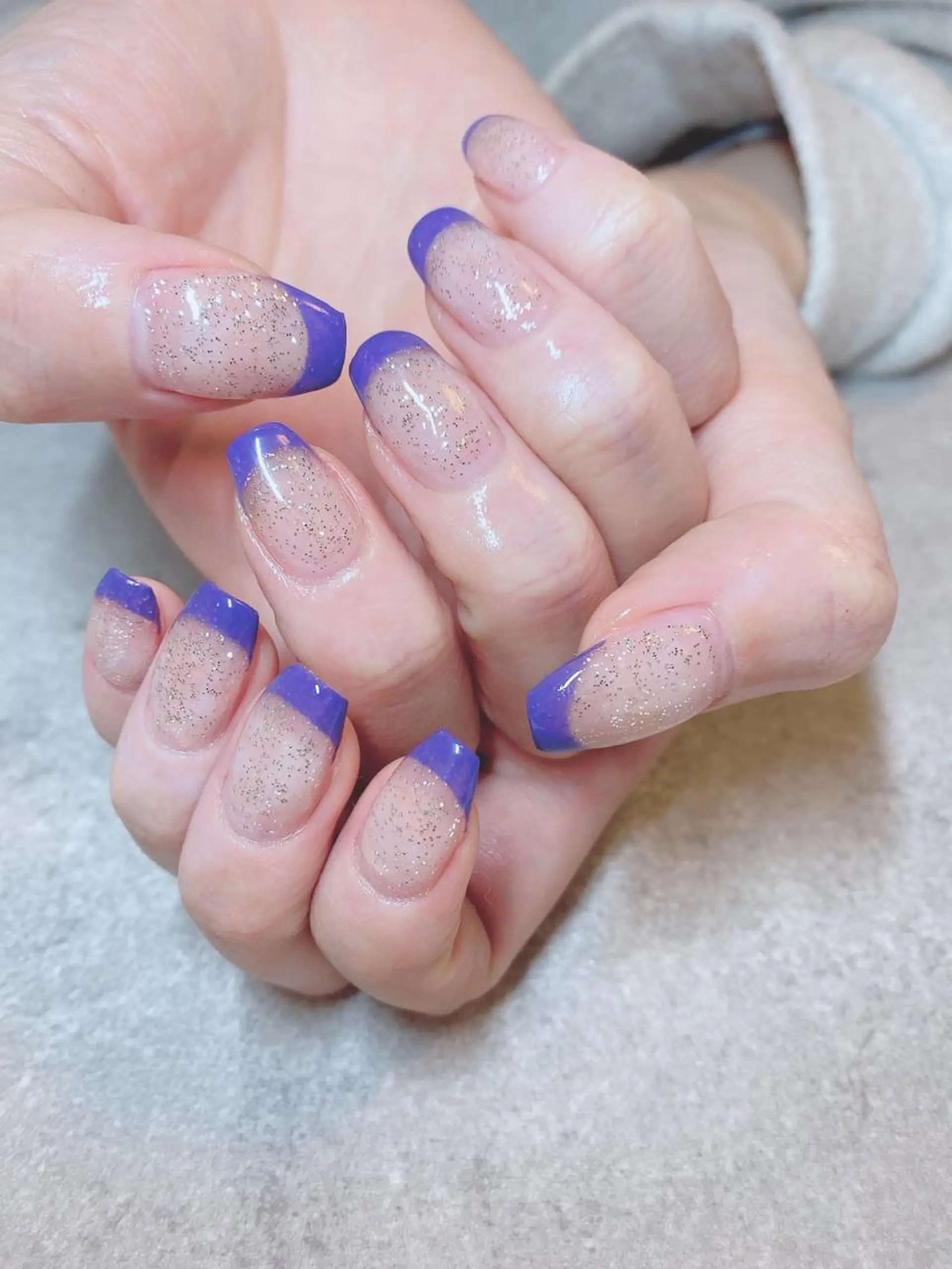 ネイル フレンチネイル ラメ(グリッター) パープル a... nailのネイルデザイン