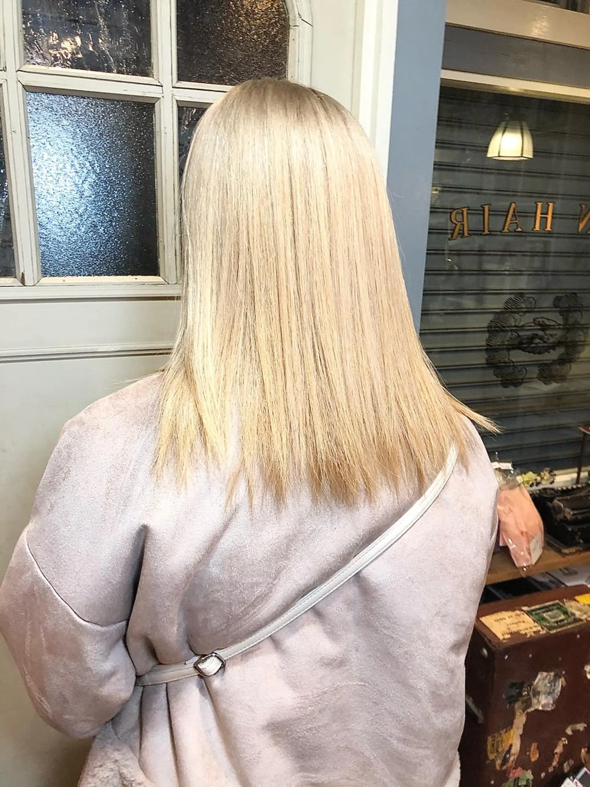 セミロング ヤスザトアヤノ ／レイヤー／オリーブのヘアスタイル