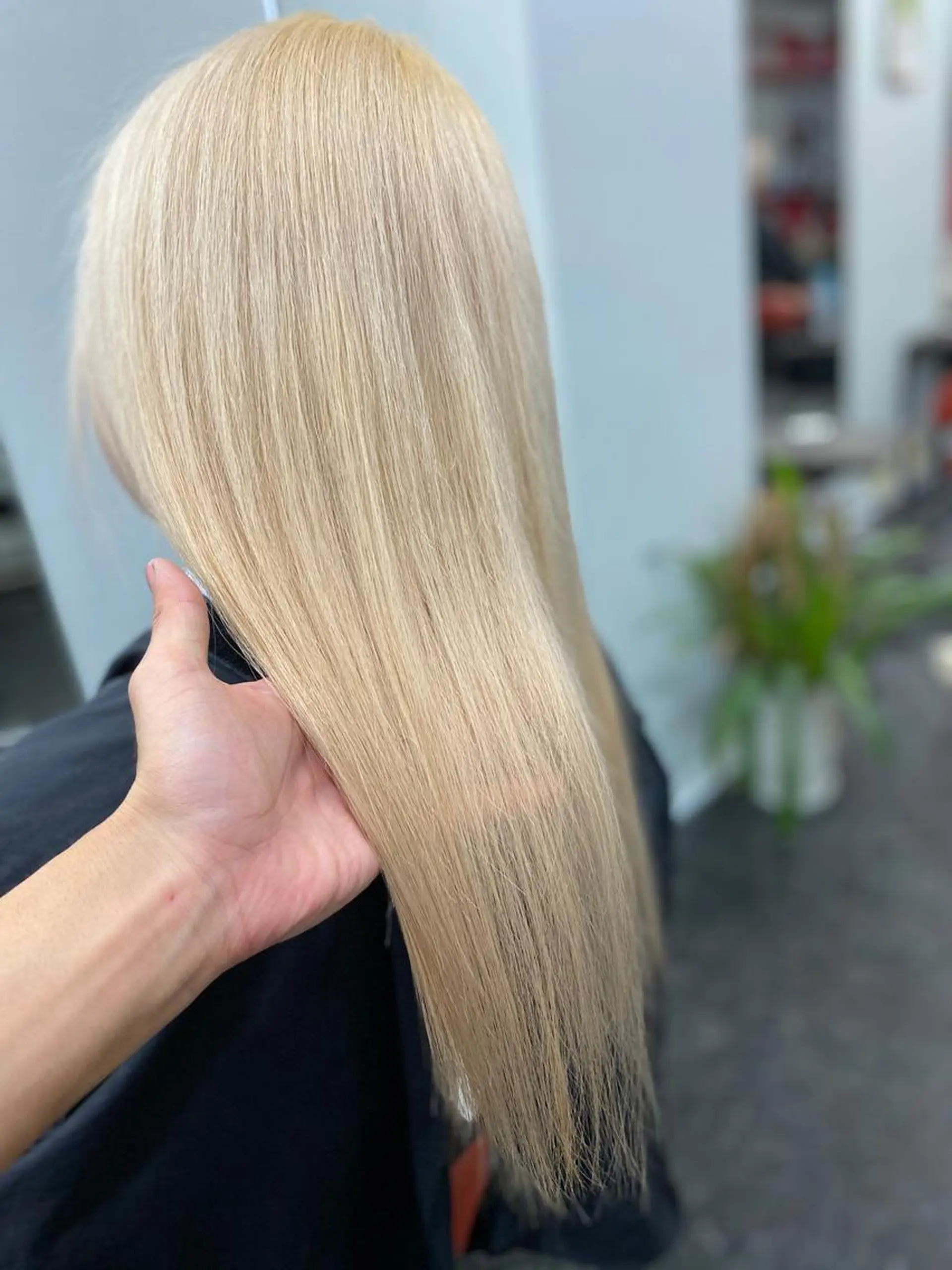 セミロング カラー メンズ ブリーチ特化型✂️ ハイトーンカラー👨のヘアスタイル