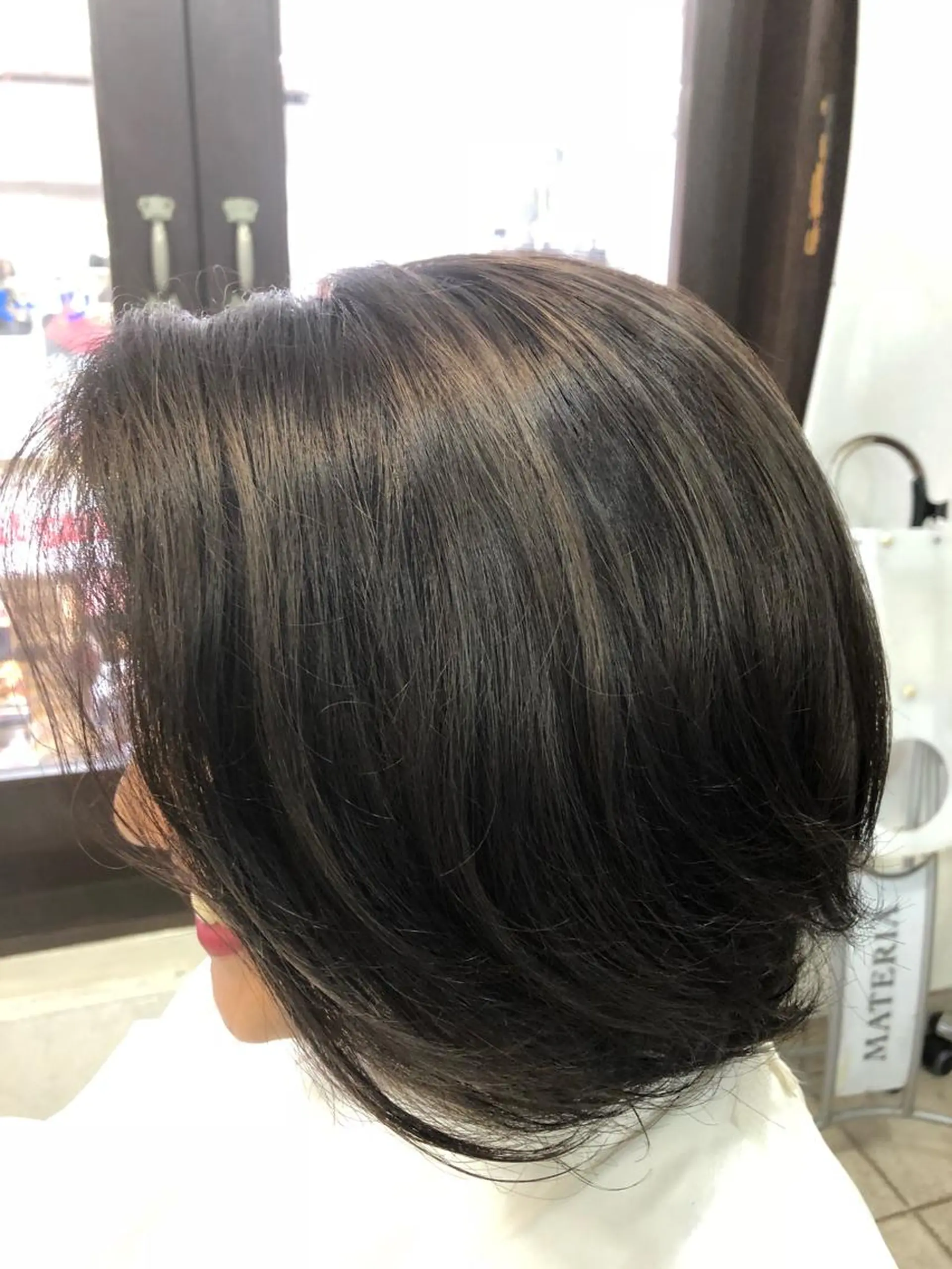 カラー グレージュ ハイライトカラー ヘアカラー カ レラのヘアスタイル