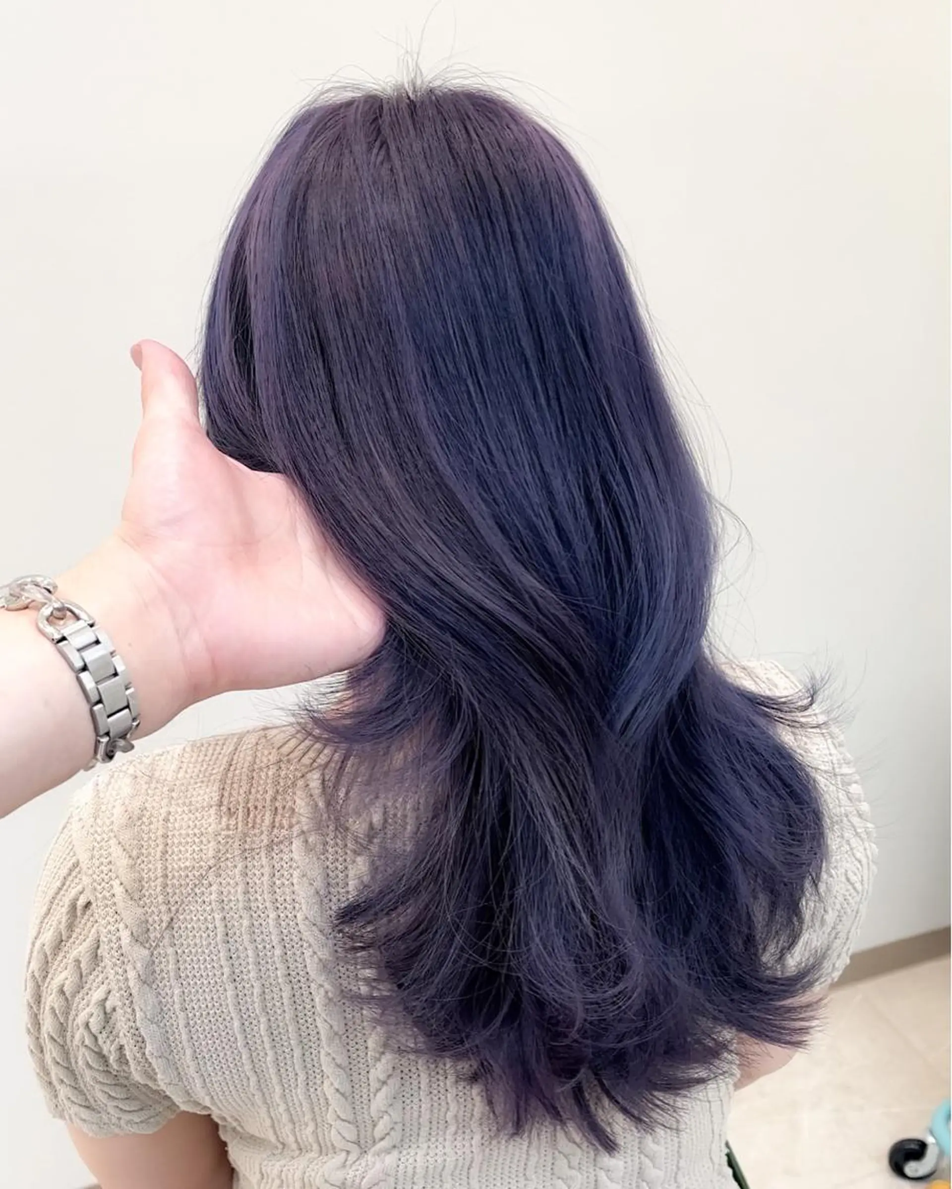 セミロング カラー ミタニ/髪質改善 /レイヤーカットのヘアスタイル