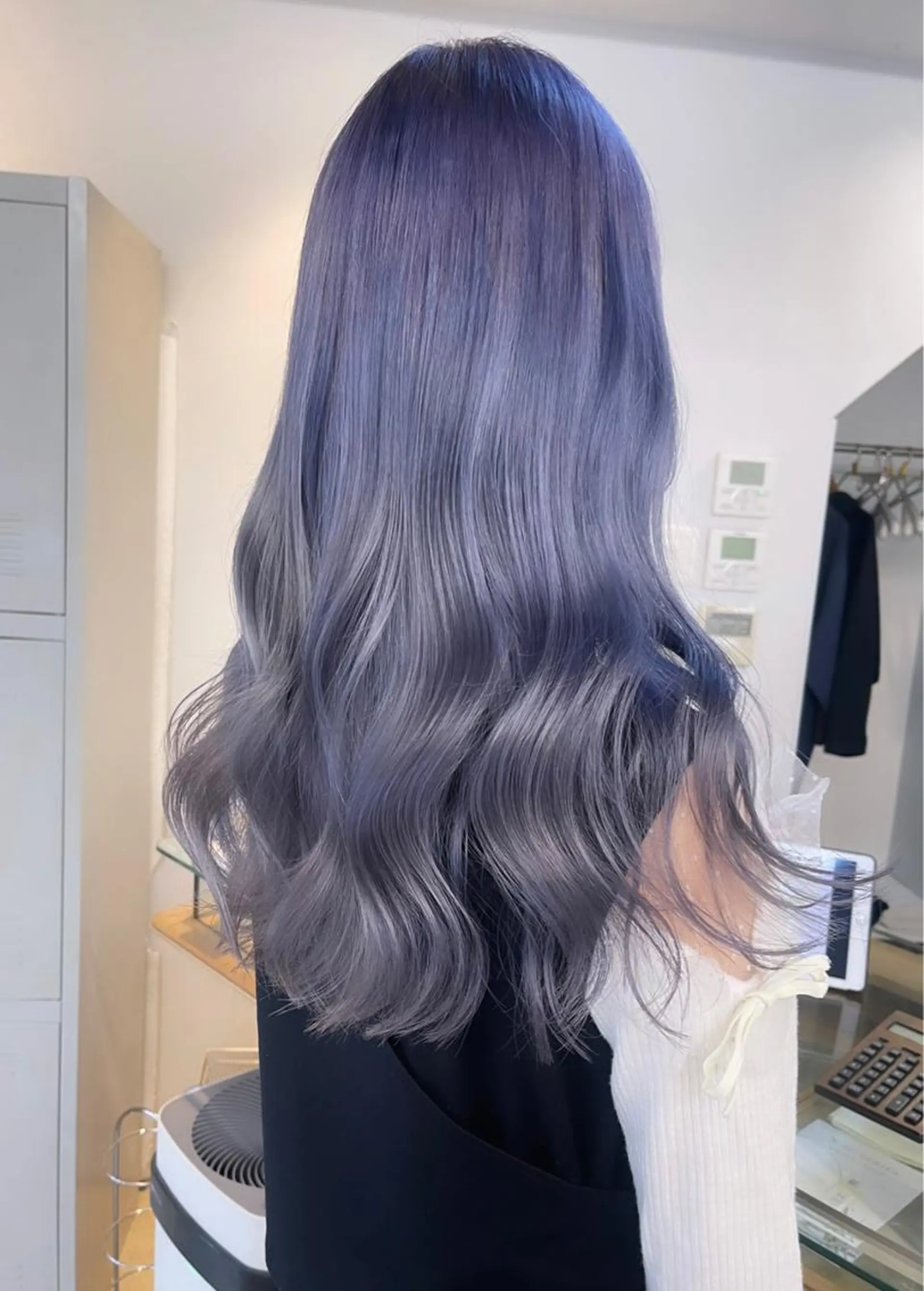 ロング カラー ブリーチ ブルーカラー シルバー ヘアカラー トリートメント 渋谷ケアブリーチ Suuのヘアスタイル