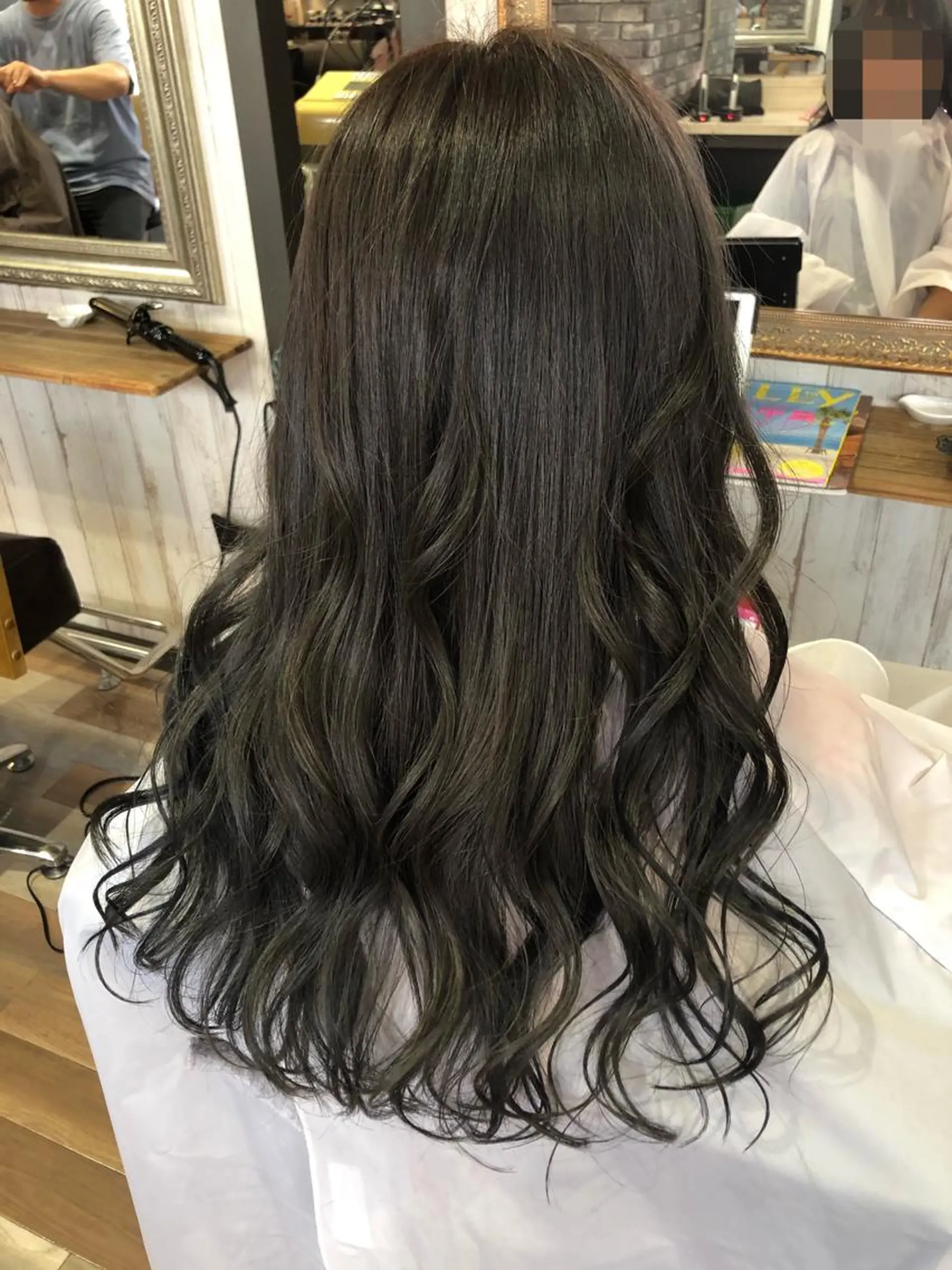 ロング カット ヘアカラー トリートメント 山崎 晃治のヘアスタイル