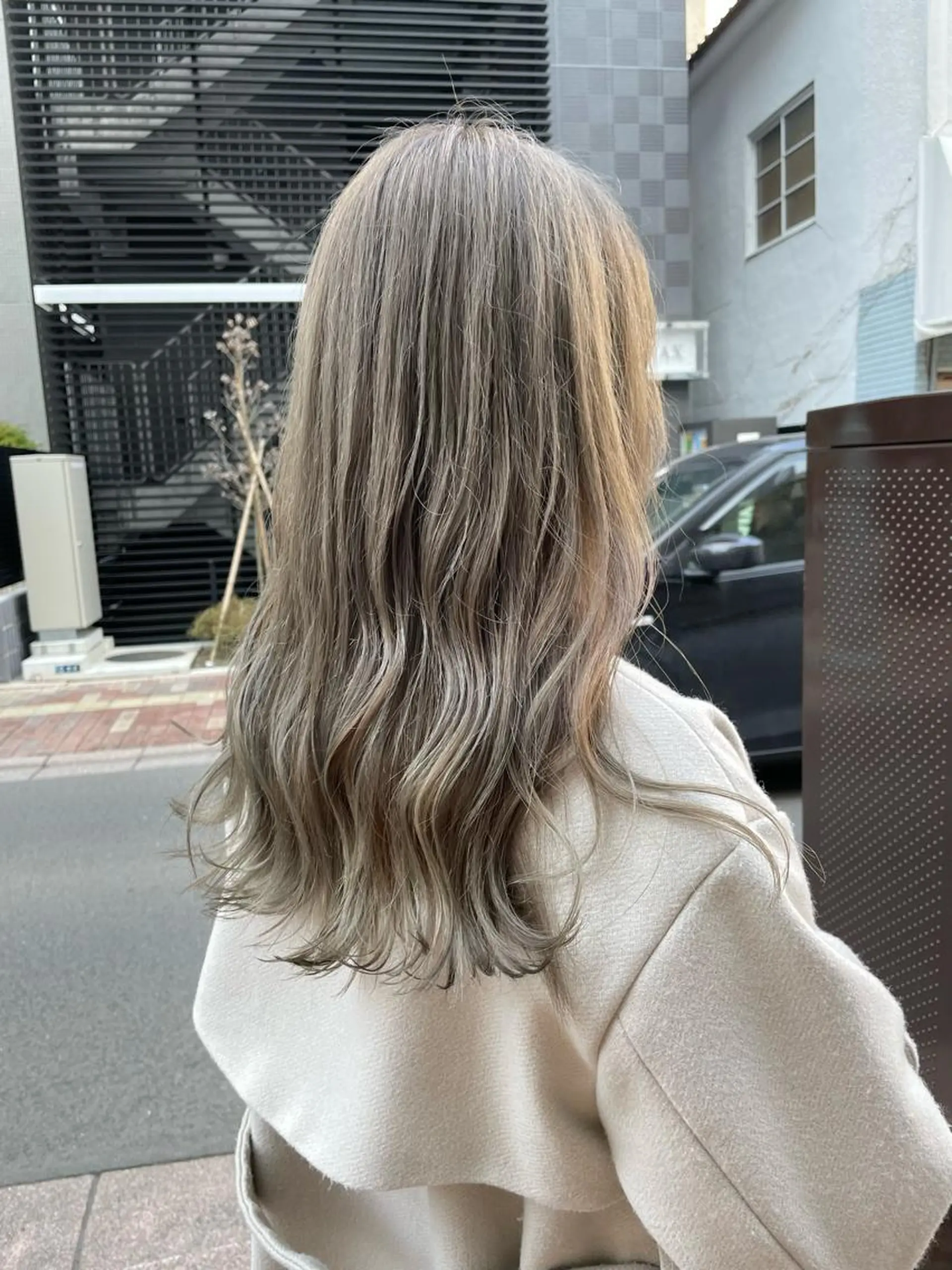 ロング ヘアカラー 井上 亜海のヘアスタイル