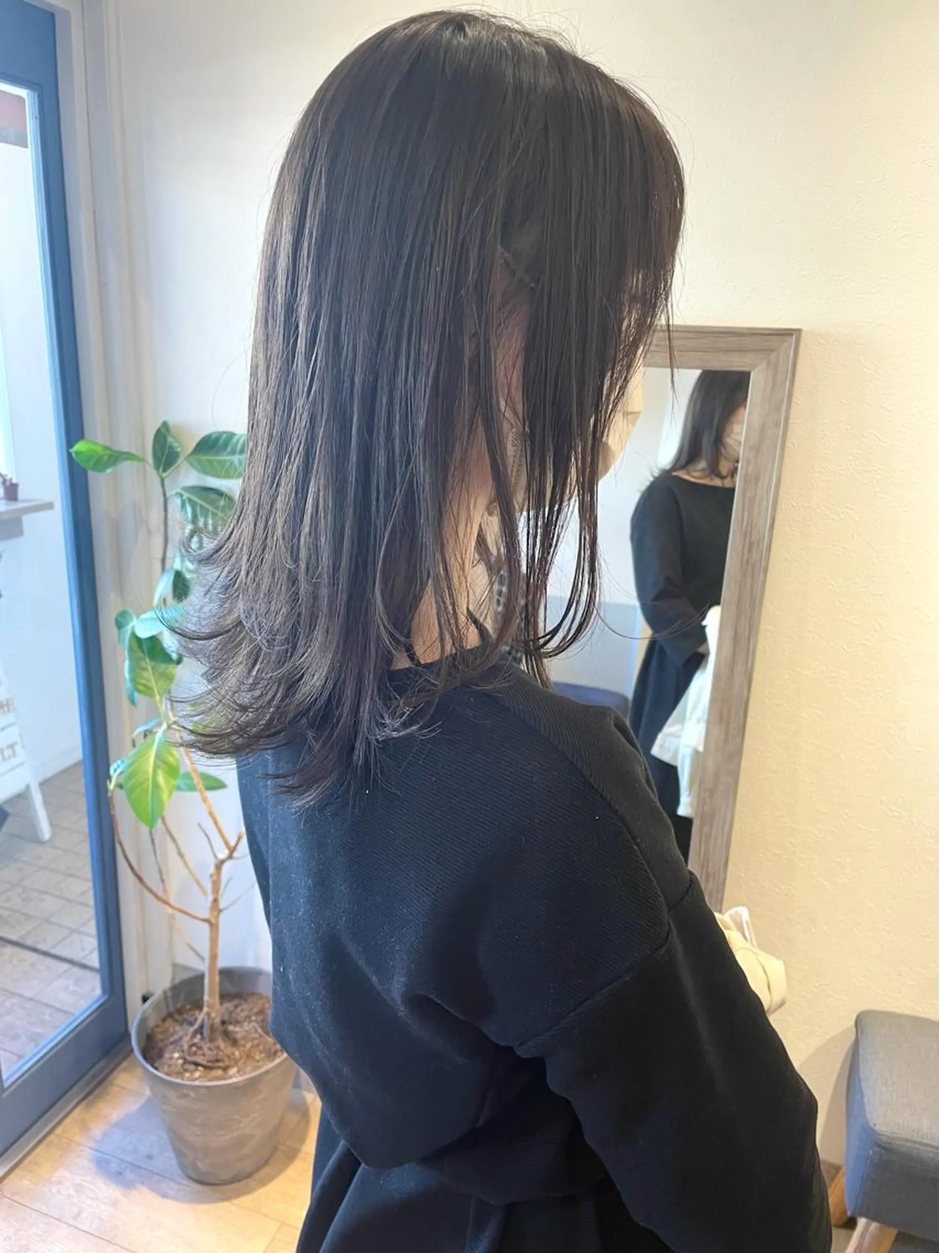 セミロング カラー ベージュカラー ブリーチ ブラウンカラー チョコレートブラウン 透明感カラー 🩰オリーブ/ ベージュ松本咲花🩰のヘアスタイル