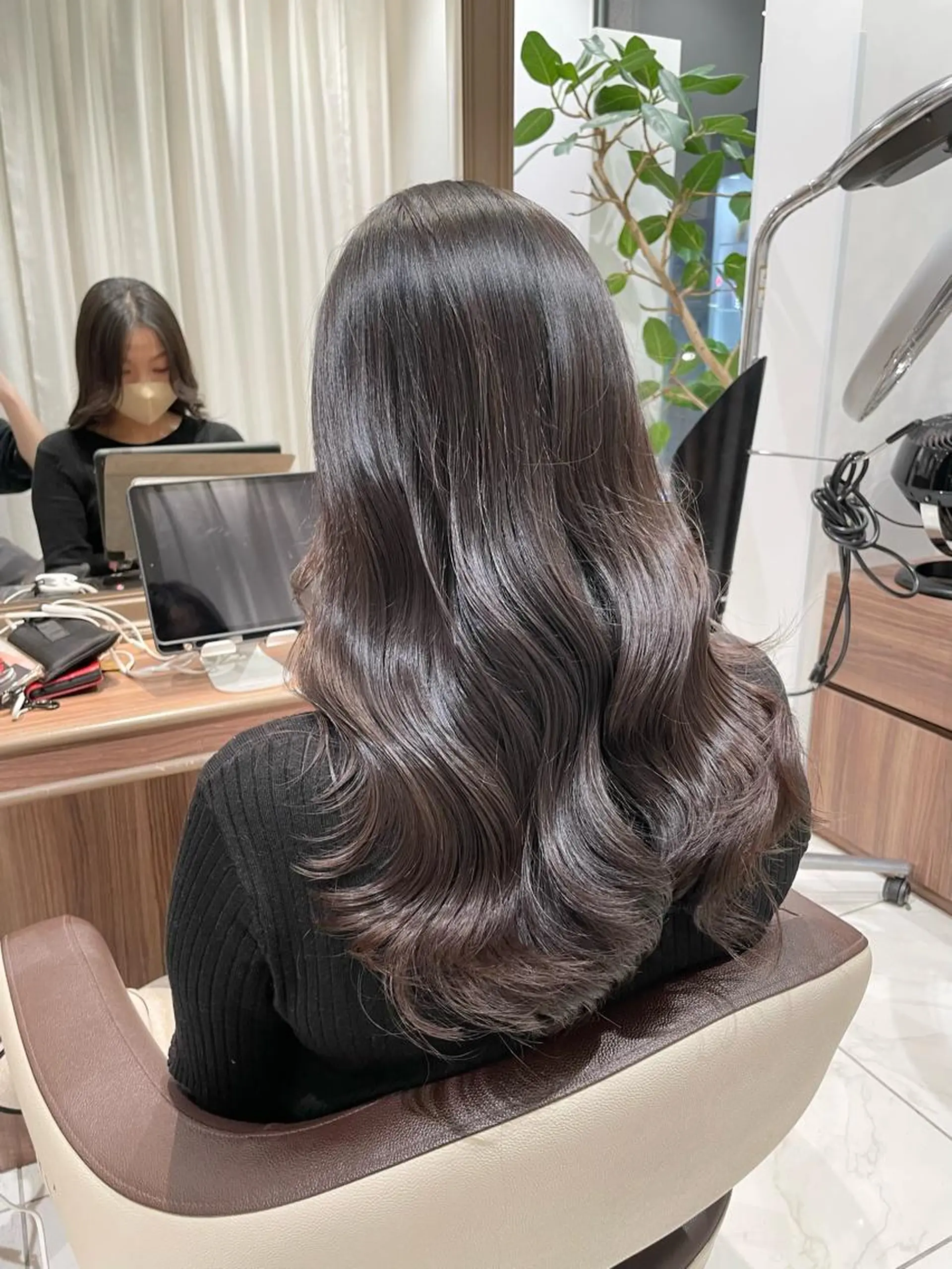 ロング パーマ ヘアアレンジ ボブ くびれヘア 顔周りカット ハイライト 髪質改善 ヘアカラー トリートメント 🇰🇷韓国ヘア★ 副店長.쿠리타⭐︎のヘアスタイル