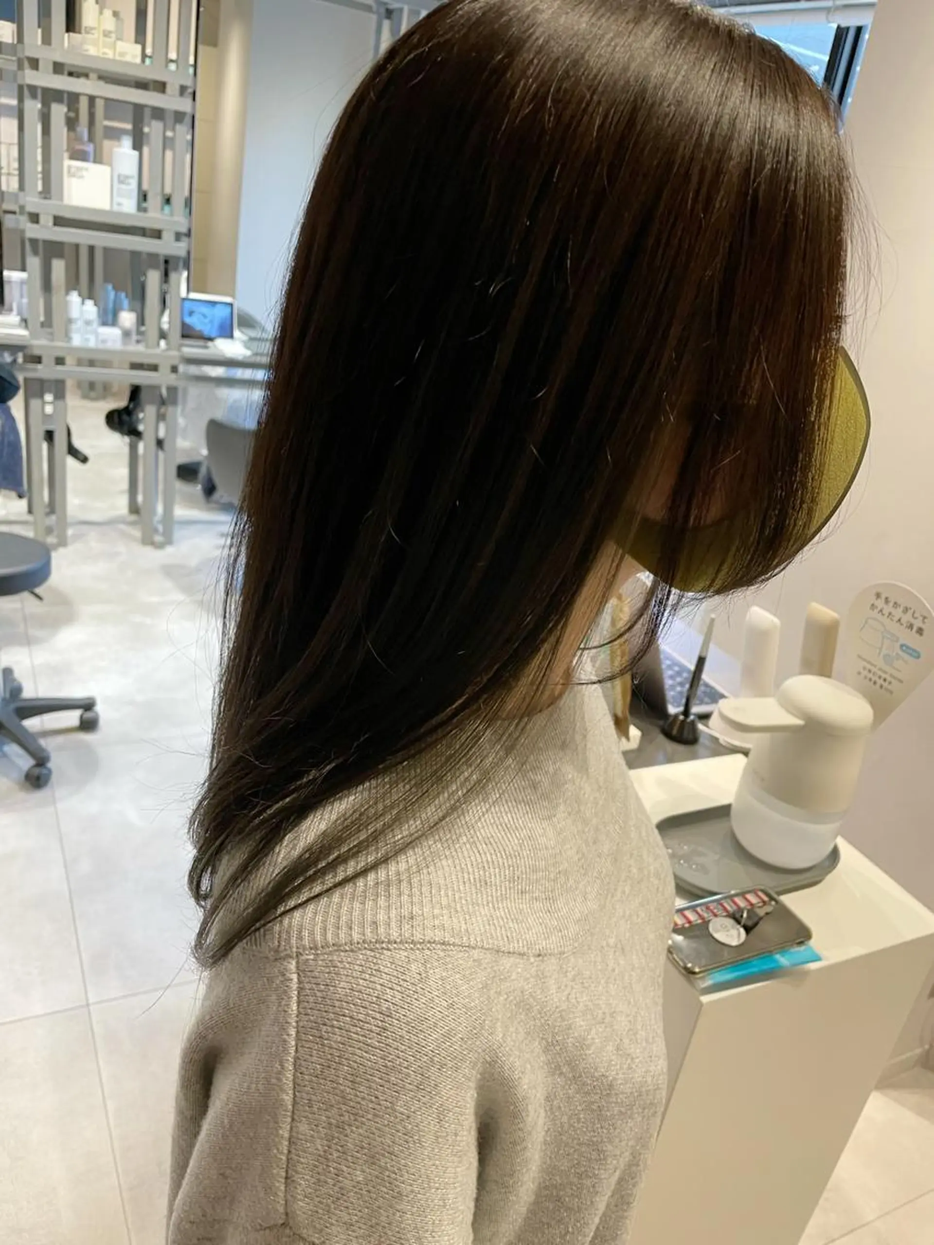 セミロング カラー インナーカラー レイヤー×髪質改善 ×透明感/杉田 圭のヘアスタイル