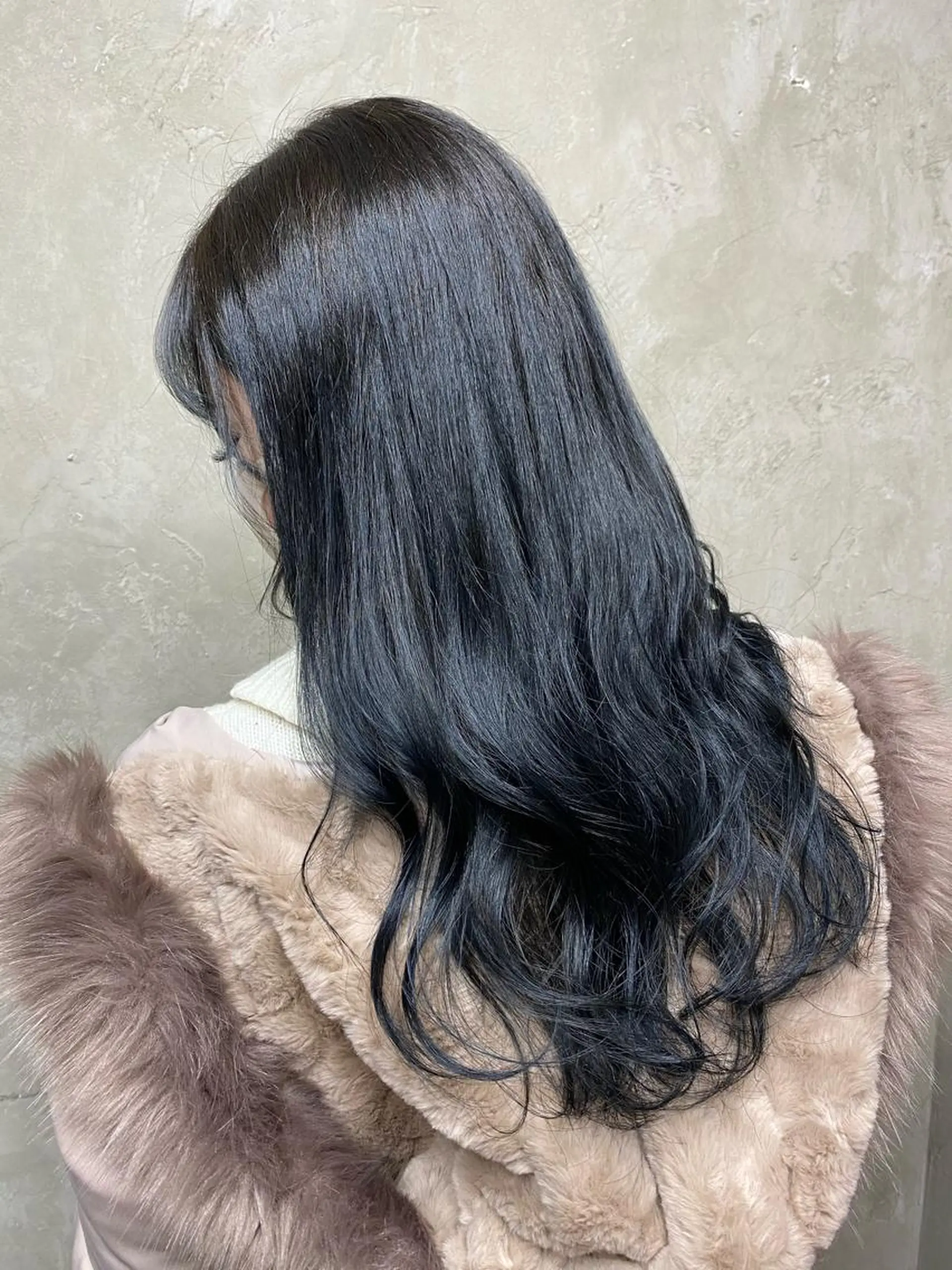 ロング カラー パーマ ヘアアレンジ メンズ キッズ ネイル マツエク・マツパ 黒髪 ブルーカラー ブルーブラック 透明感カラー ブルー カット ヘアカラー トリートメント 艶ピンク*ヘアセット 🌙shioriのヘアスタイル