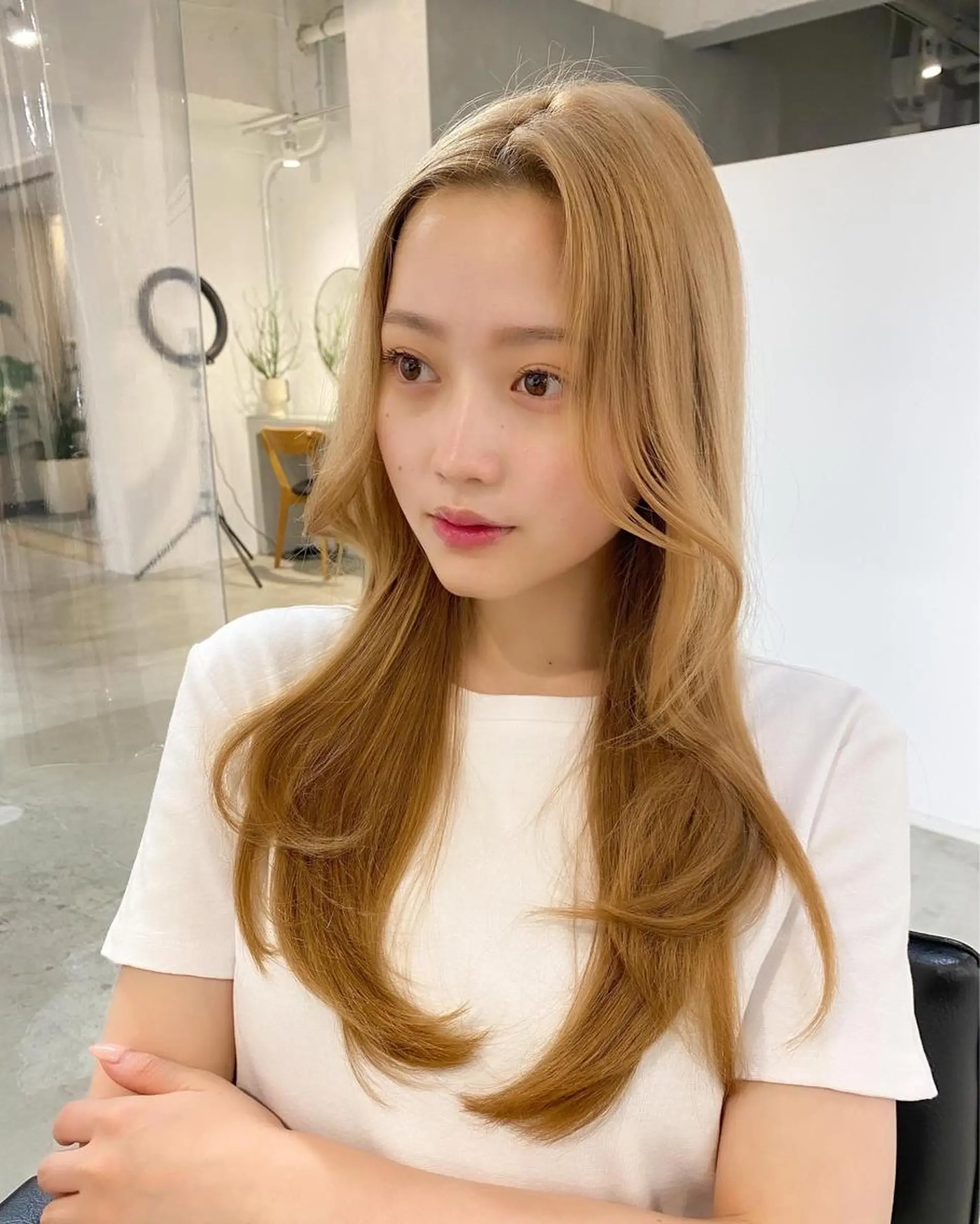 セミロング パーマ セミロングパーマ 韓国風ヘア カット ヘアカラー レイヤーカットのプロ 大人ヘア宮森貴志のヘアスタイル