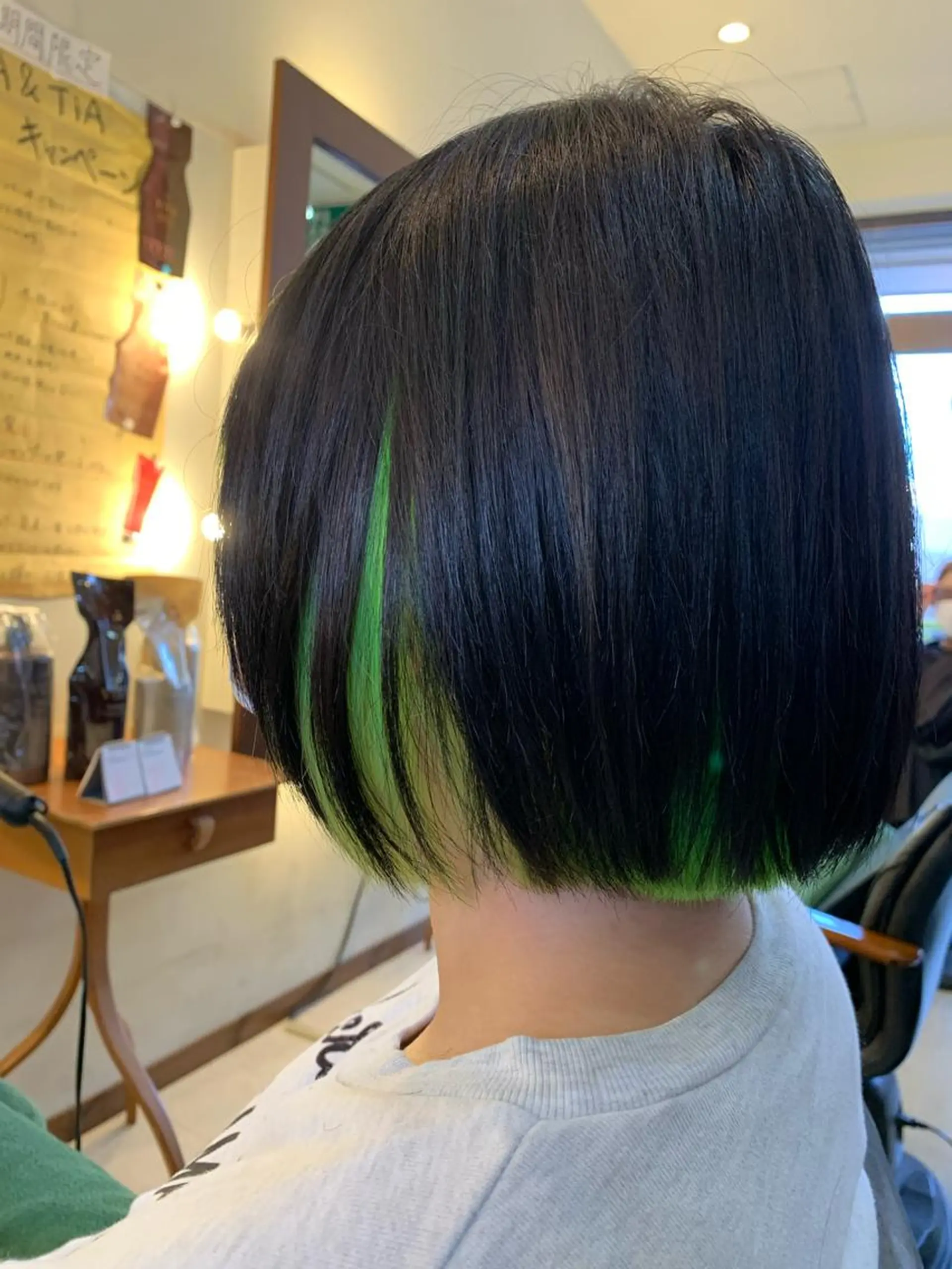 ショート カラー インナーカラー hair&makeRIHGA所属・鈴木希優 /ハイトーンカラーのヘアスタイル