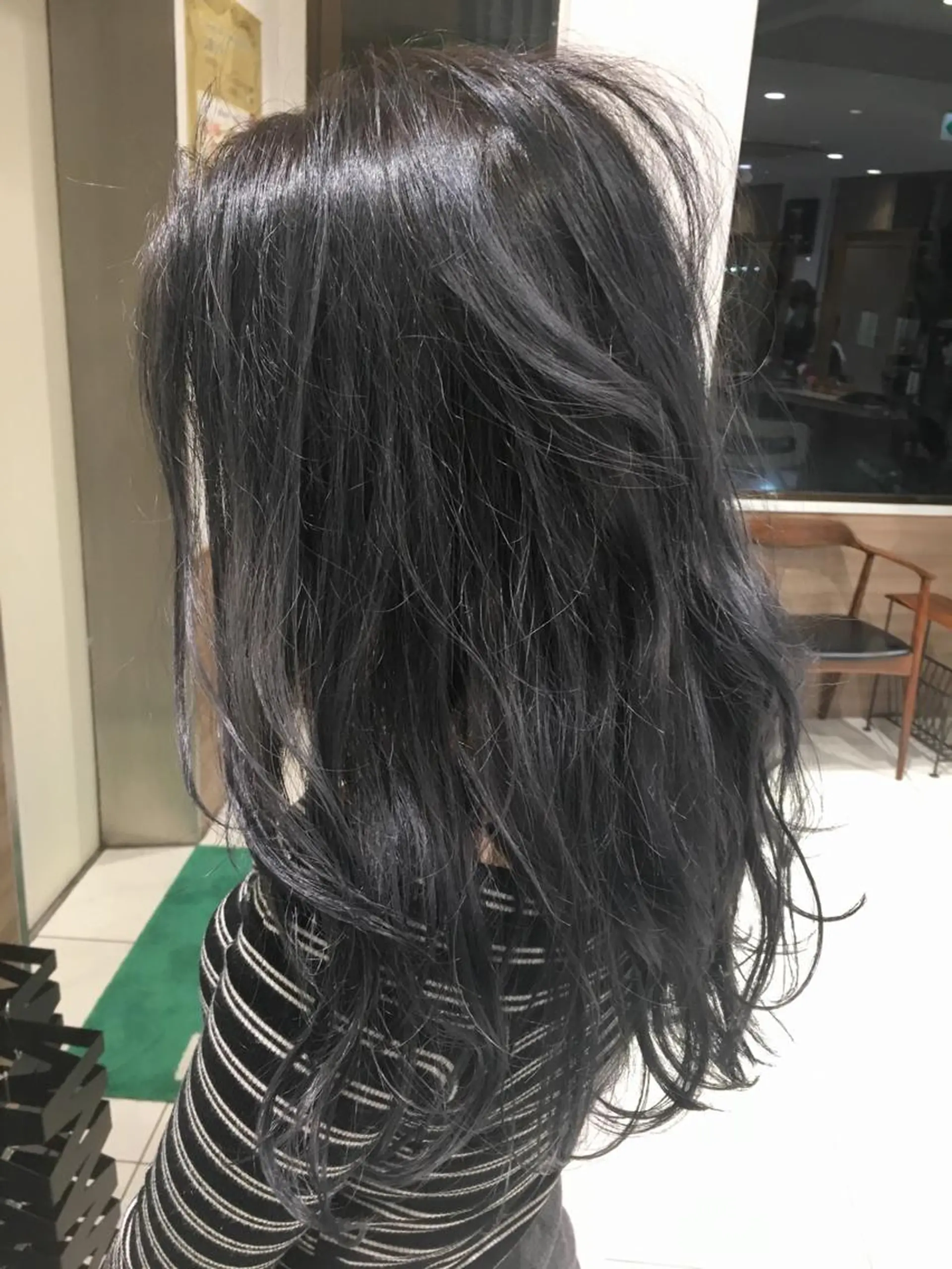 セミロング カラー ブルーカラー tuki yokohama所属・店長 小池アキトのヘアスタイル