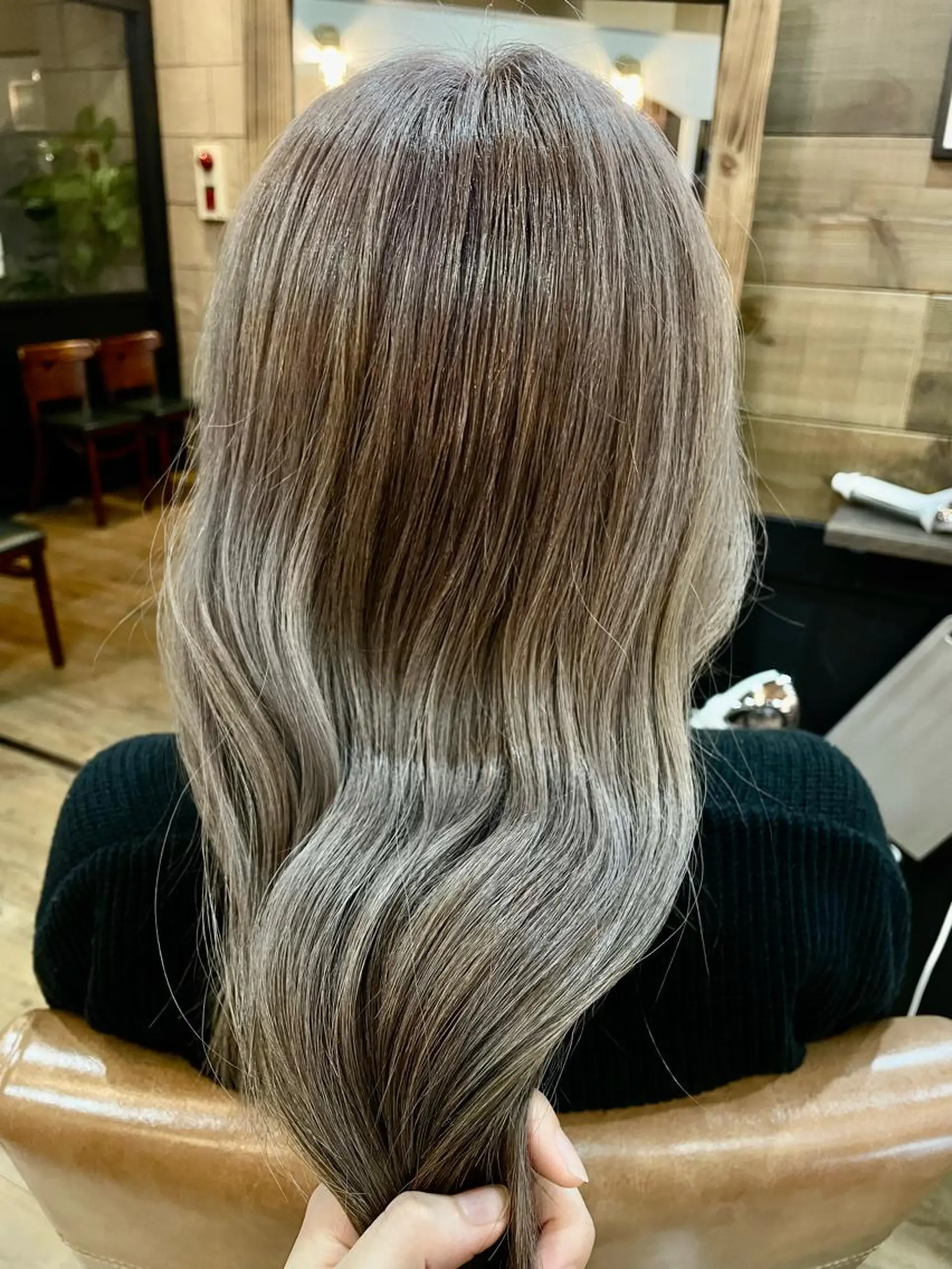 セミロング カラー カット ヘアカラー SHIAN橋本店 おぐちまほのヘアスタイル