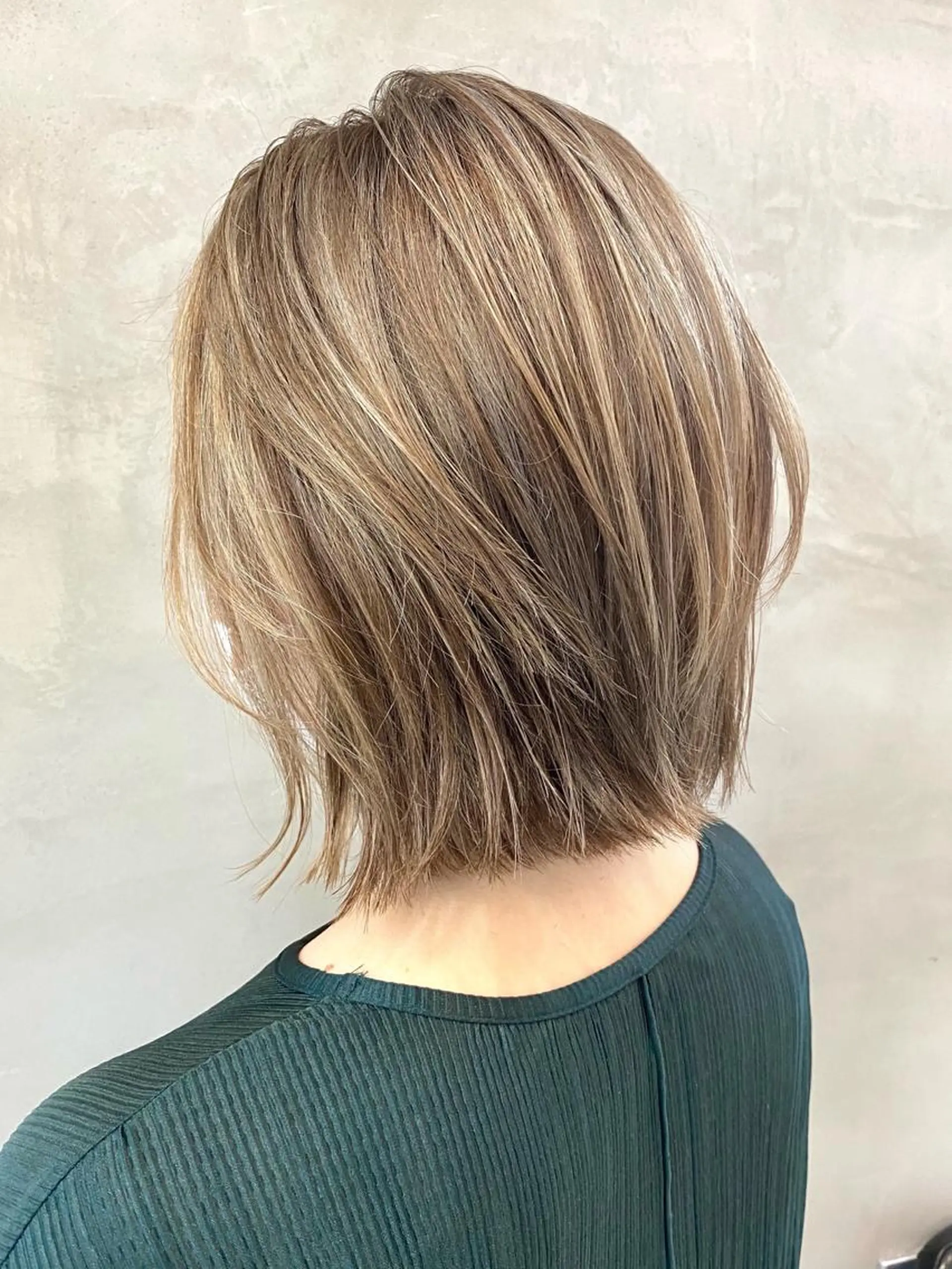 ショート カラー くびれヘア カット ヘアカラー トリートメント 🫧透明感カラー🫧 OIKAWAのヘアスタイル