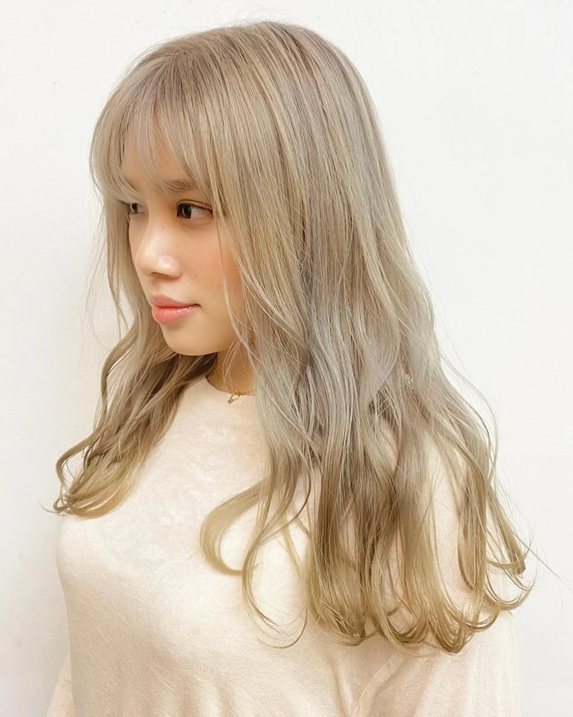 ロング カラー ベージュカラー ブリーチ ホワイトベージュ 🌕ホンブ ユウイチ【代表】🌕のヘアスタイル