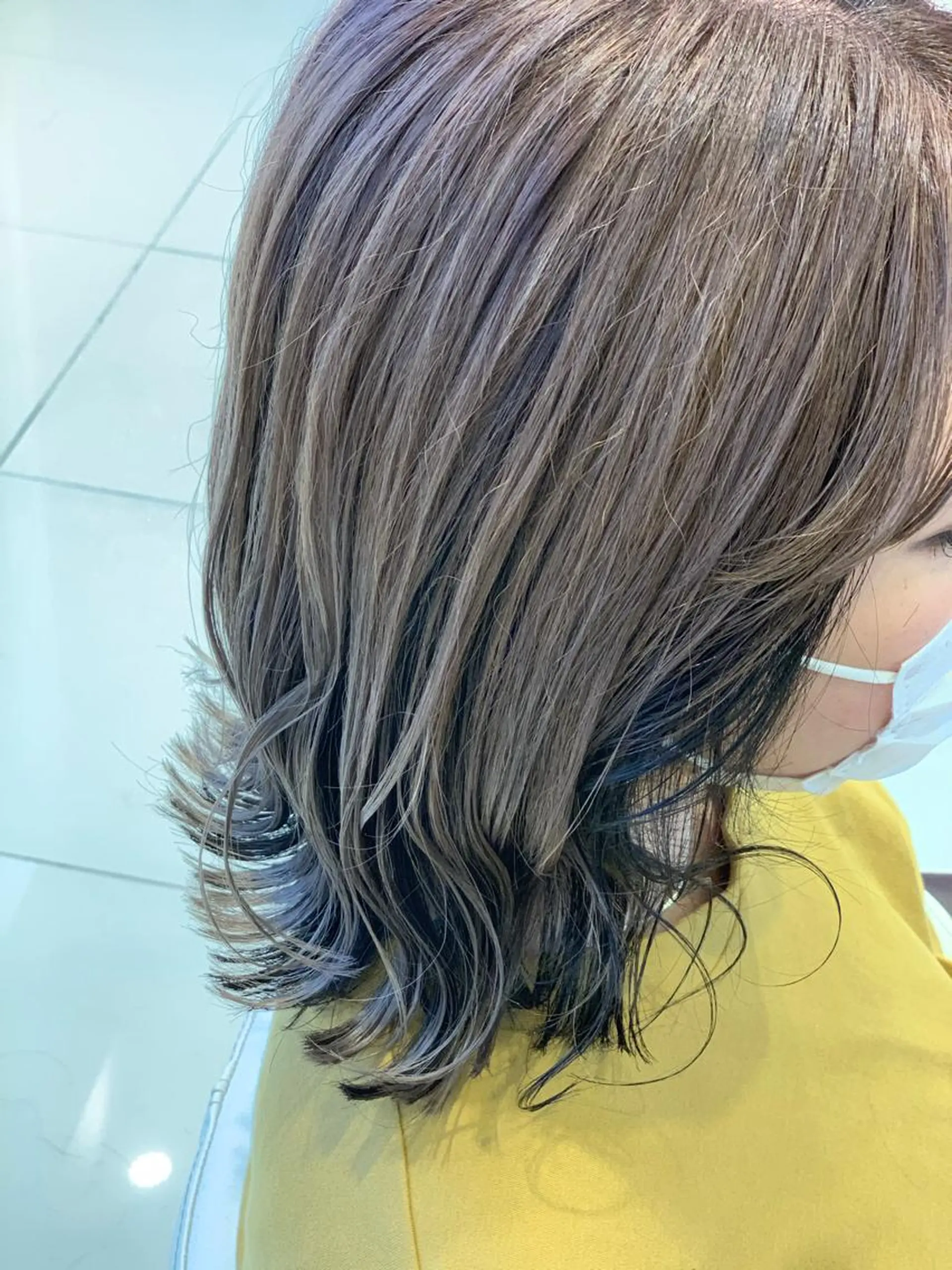 ミディアム カラー 坂井 水菜美のヘアスタイル