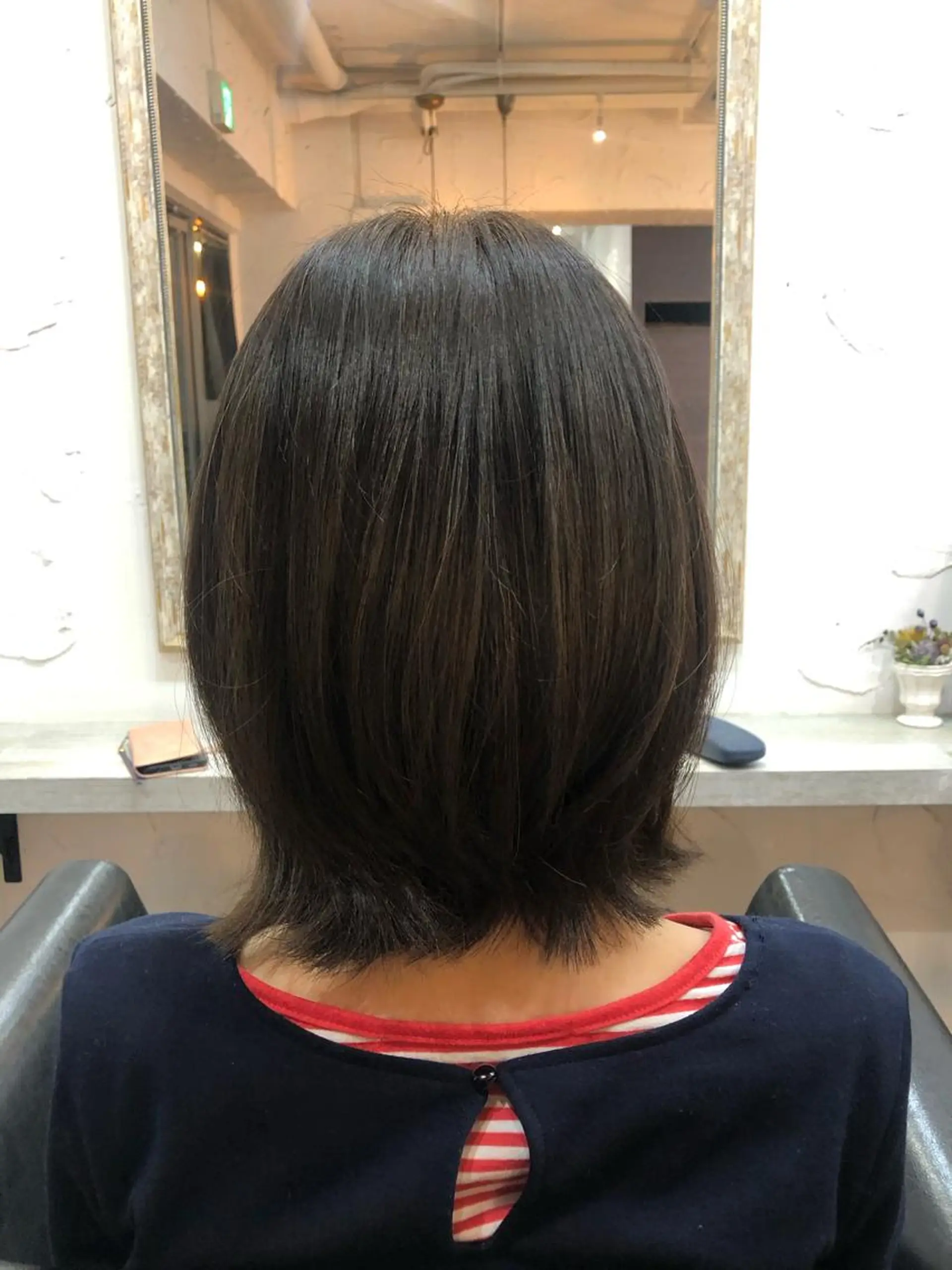 ミディアム カラー 庭山 理沙のヘアスタイル