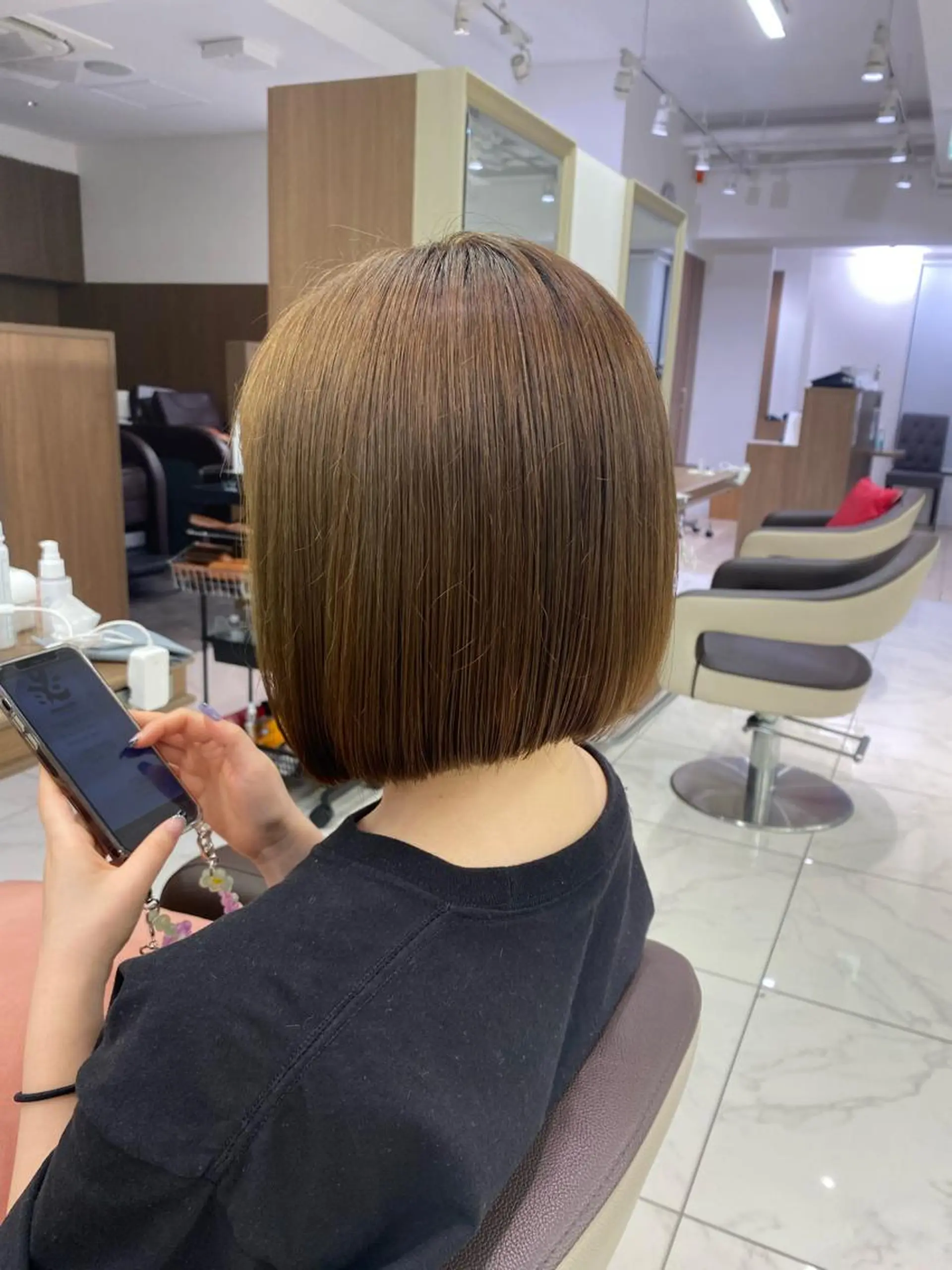 ミディアム カラー ベージュカラー オリーブベージュ ボブ カット ヘアカラー トリートメント 長妻莉央/縮毛矯正 髪質改善カラーのヘアスタイル