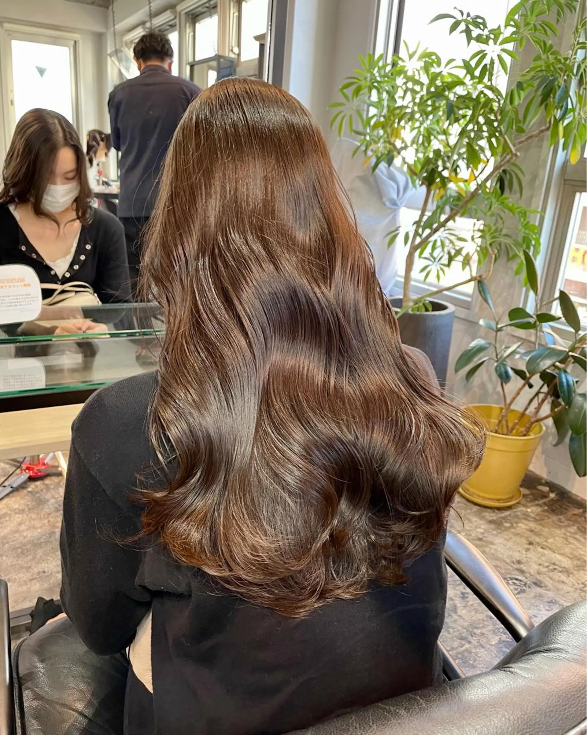 ロング カラー ベージュカラー 元町神戸 國井椋介のヘアスタイル