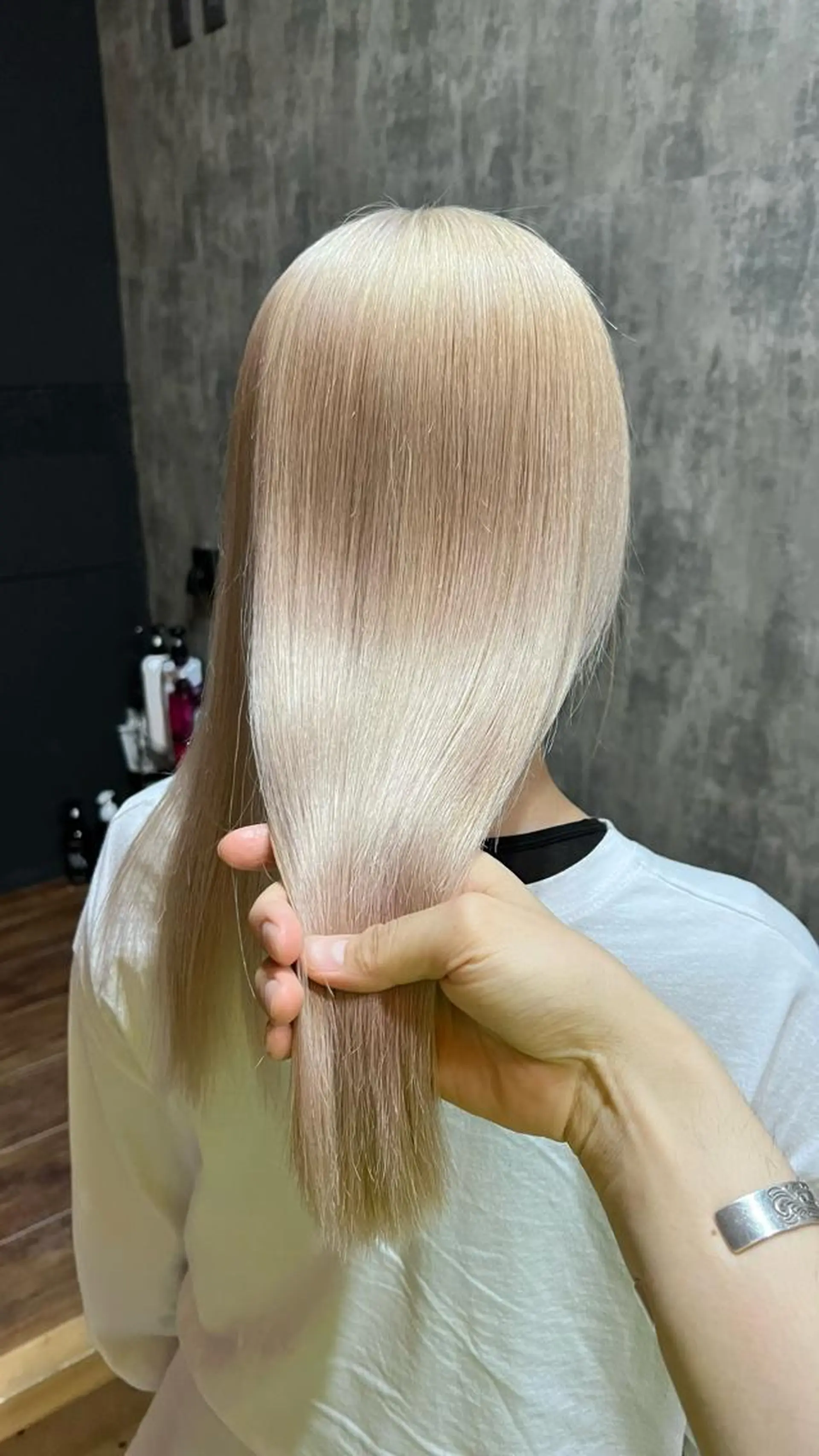 ミディアム カラー ブリーチ ハイトーンカラー ChuDuck所属・🐮ChuDuck 代表 SHOTA🐮のヘアスタイル