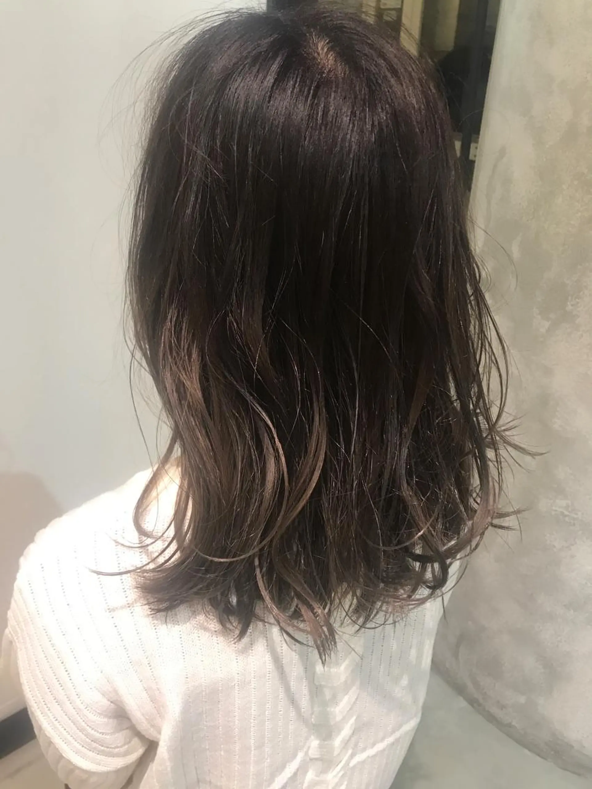 セミロング カラー バレイヤージュ グラデーションカラー レイヤーカット 松村 崇弘のヘアスタイル