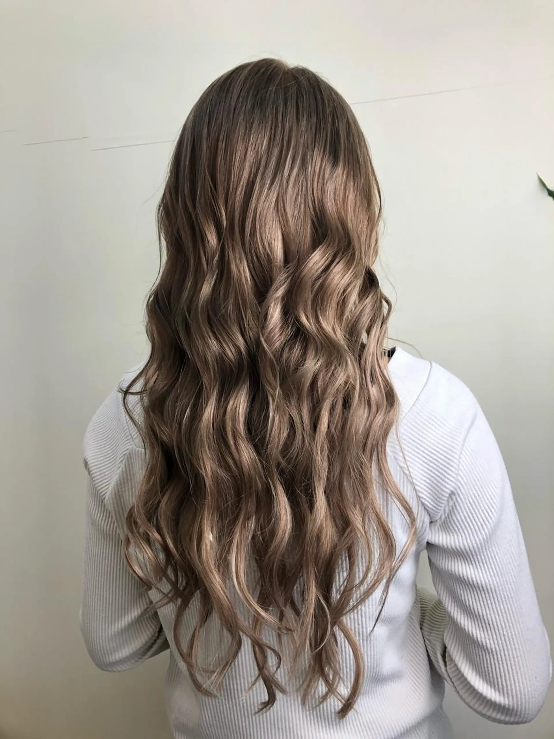 カラー バレイヤージュ ブリーチ ケアブリーチ ダブルカラー イヤリングカラー 戸川 紗良のヘアスタイル