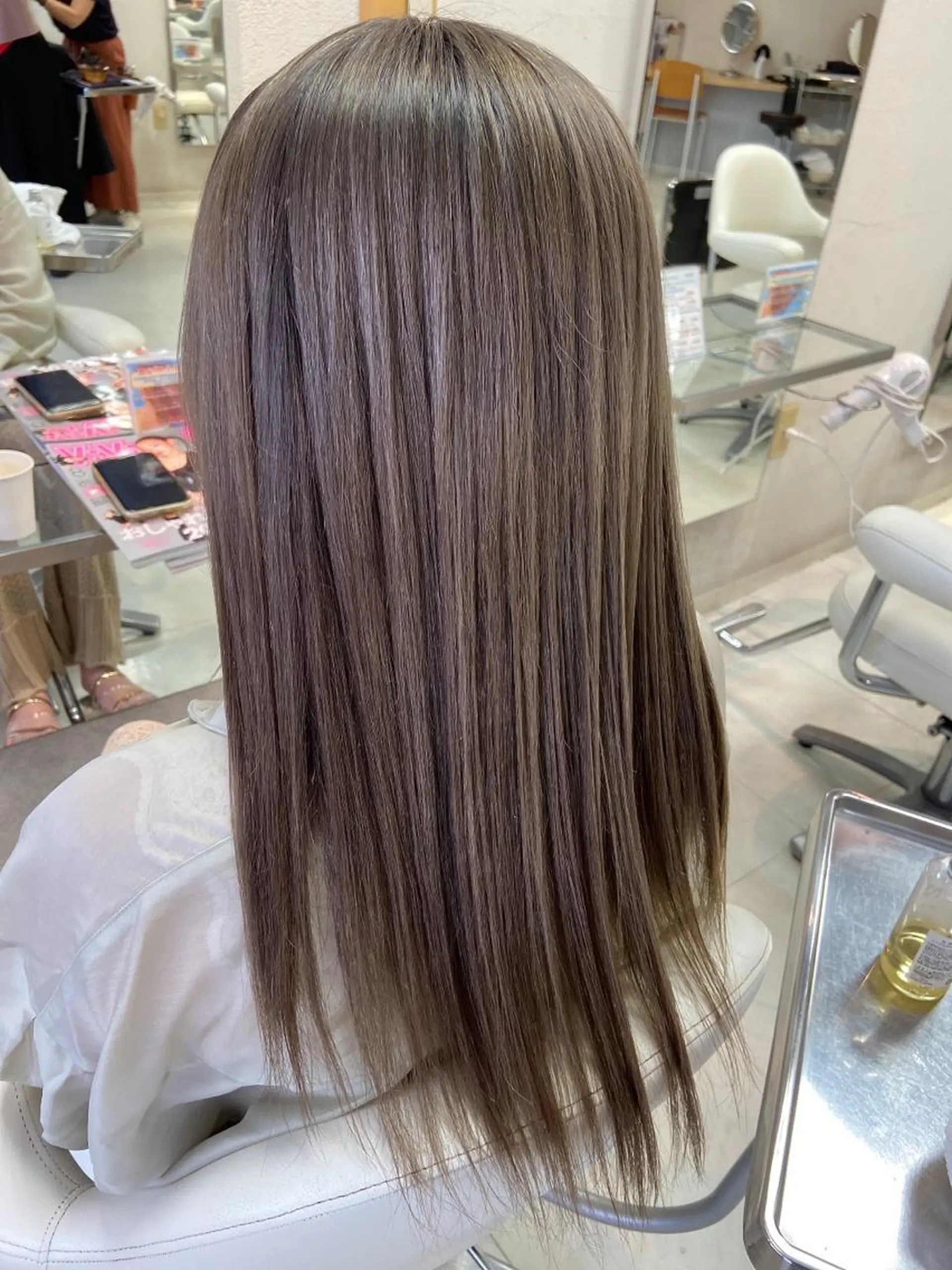 ロング カラー アッシュ ブリーチ カット ヘアカラー トリートメント 菊地 美憂のヘアスタイル