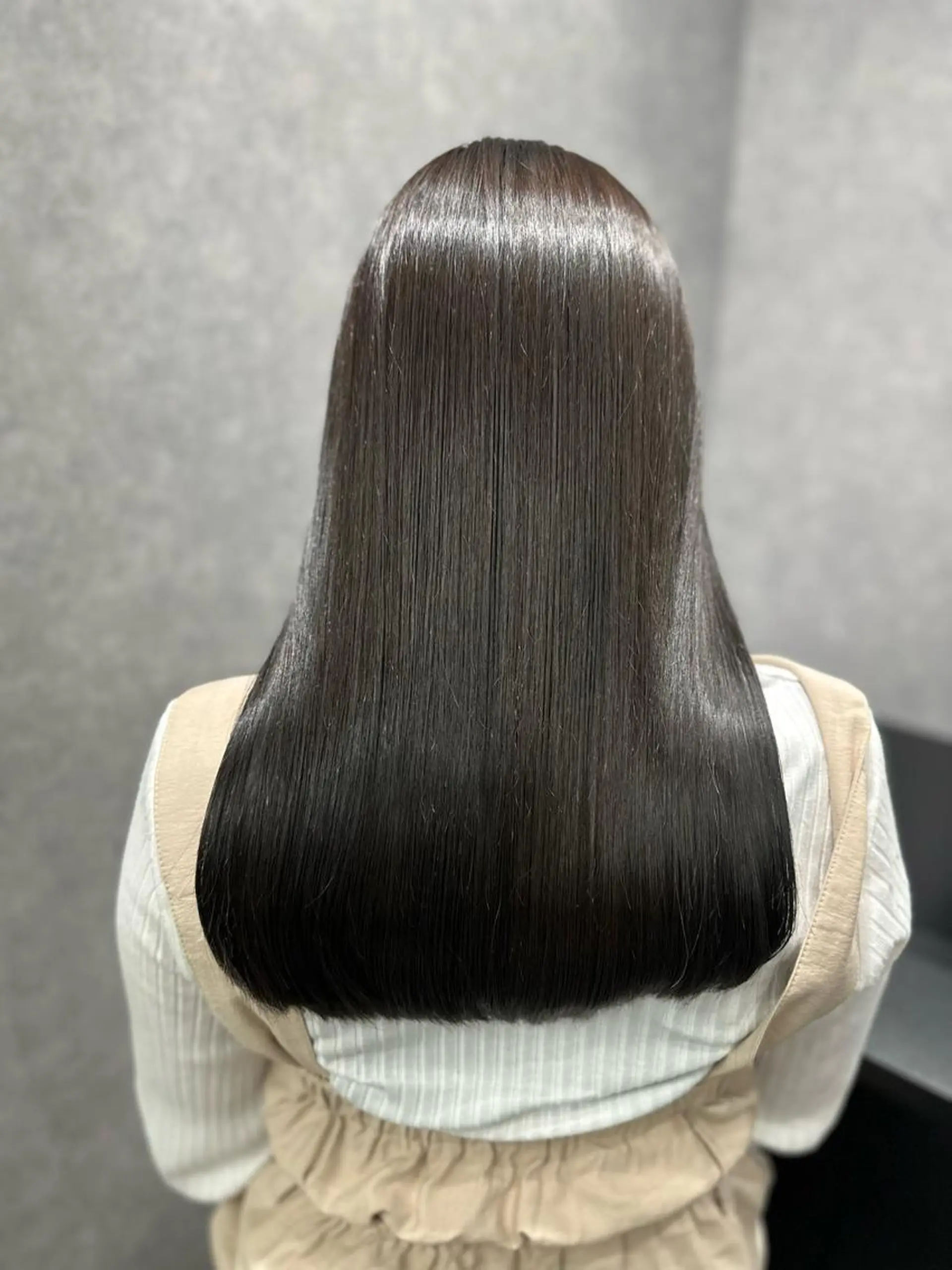 セミロング トリートメント カット トリートメント 岩崎 恵実のヘアスタイル