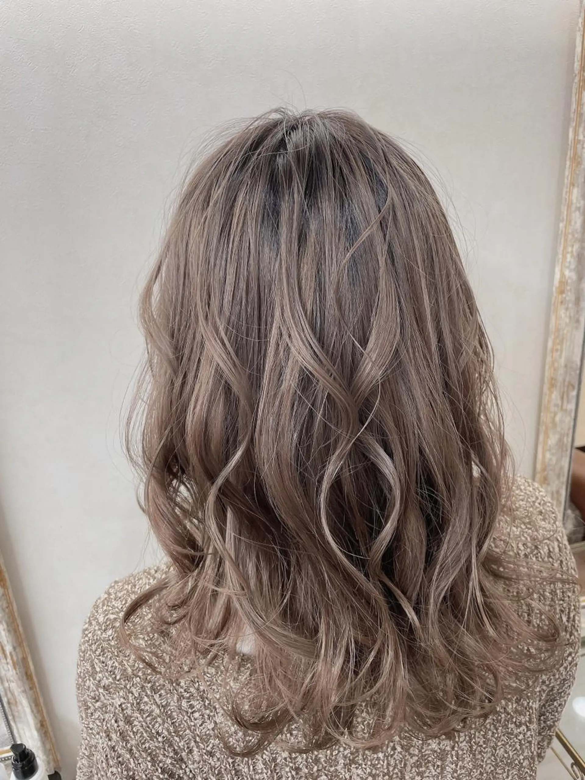 セミロング カラー グラデーションカラー グレージュ モカグレージュ TOWA 野村　コウダイのヘアスタイル