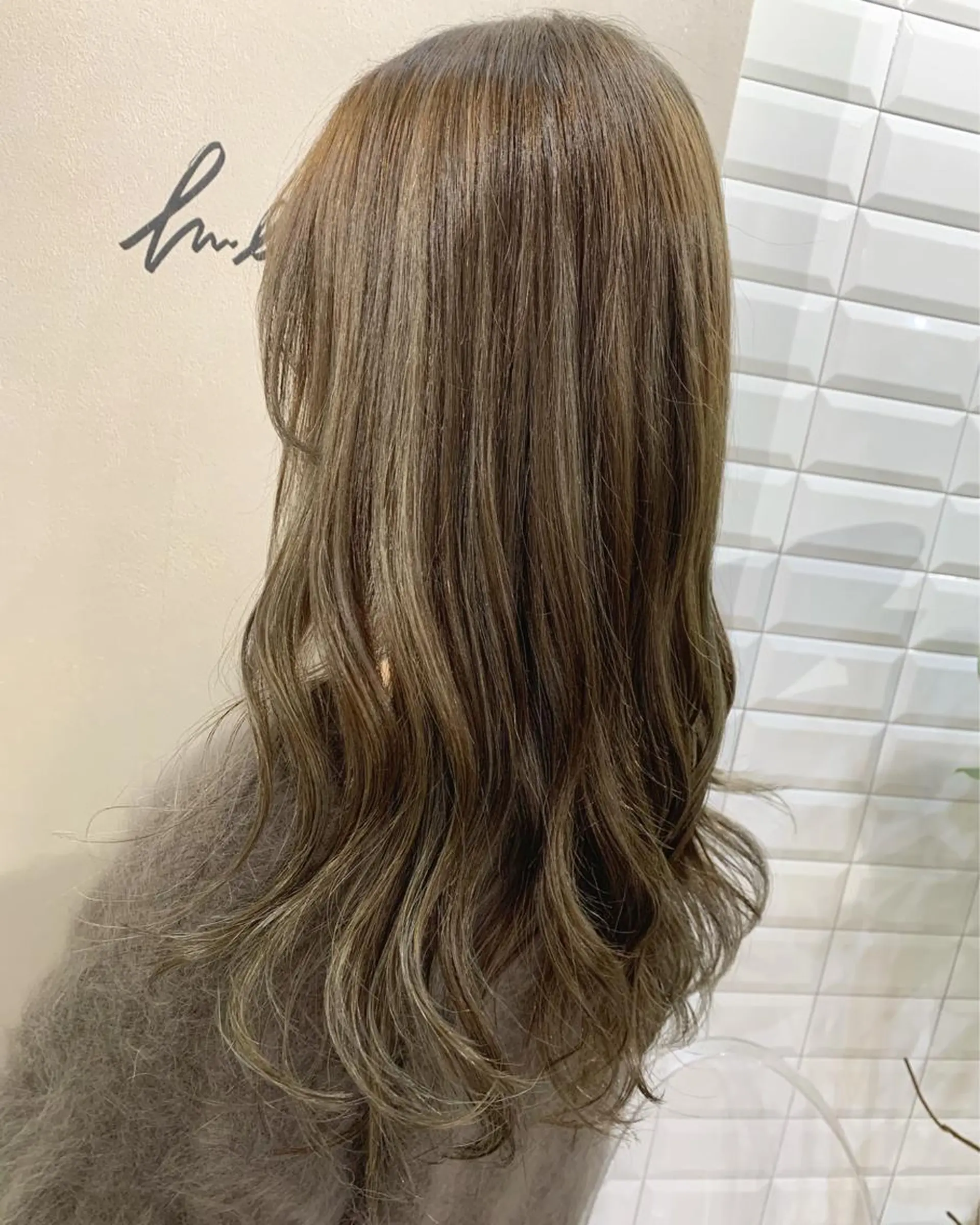 ロング カラー グレージュ ハイライトカラー ハイライト hub hair レイヤー/透明感のヘアスタイル