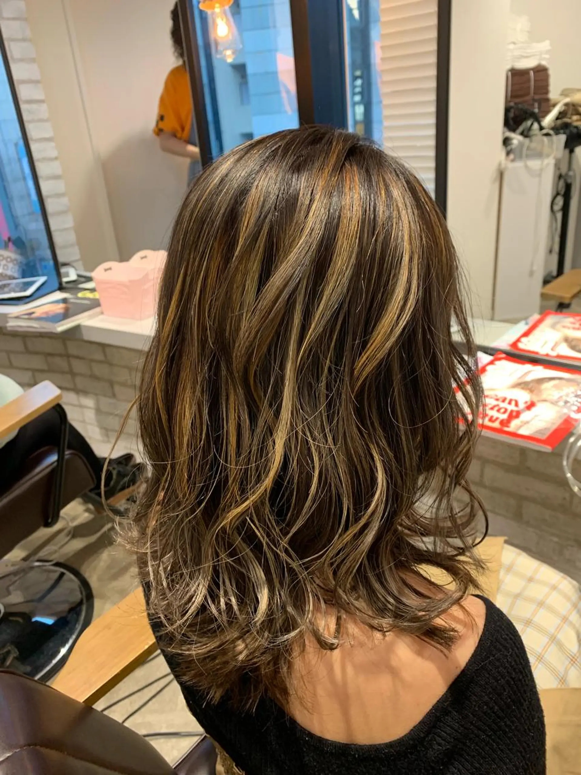 セミロング カラー カット ヘアカラー EIGHT second【エイトセカンド】所属・江畑 匠 新宿三丁目 徒歩30秒⭐️のヘアスタイル