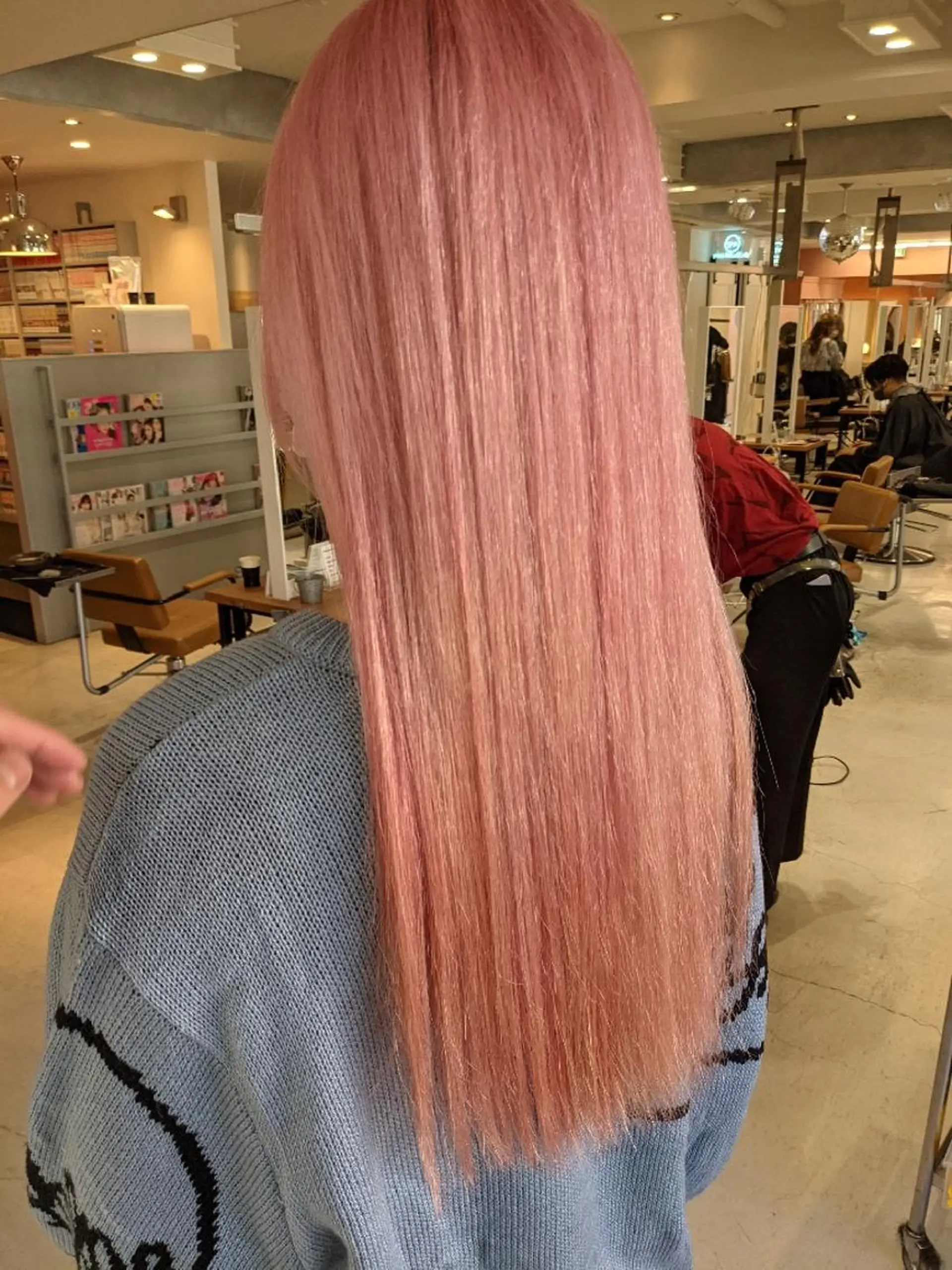 ロング カラー ピンクカラー ヘアカラー トリートメント nameless髪質 改善ブリーチ心斎橋のヘアスタイル