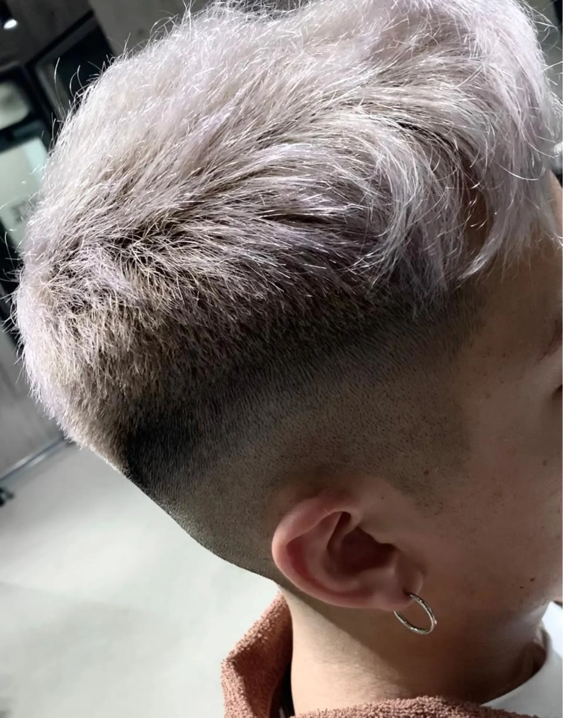 メンズ フェードカット mimiiy梅田 中崎町ハイトーンのヘアスタイル