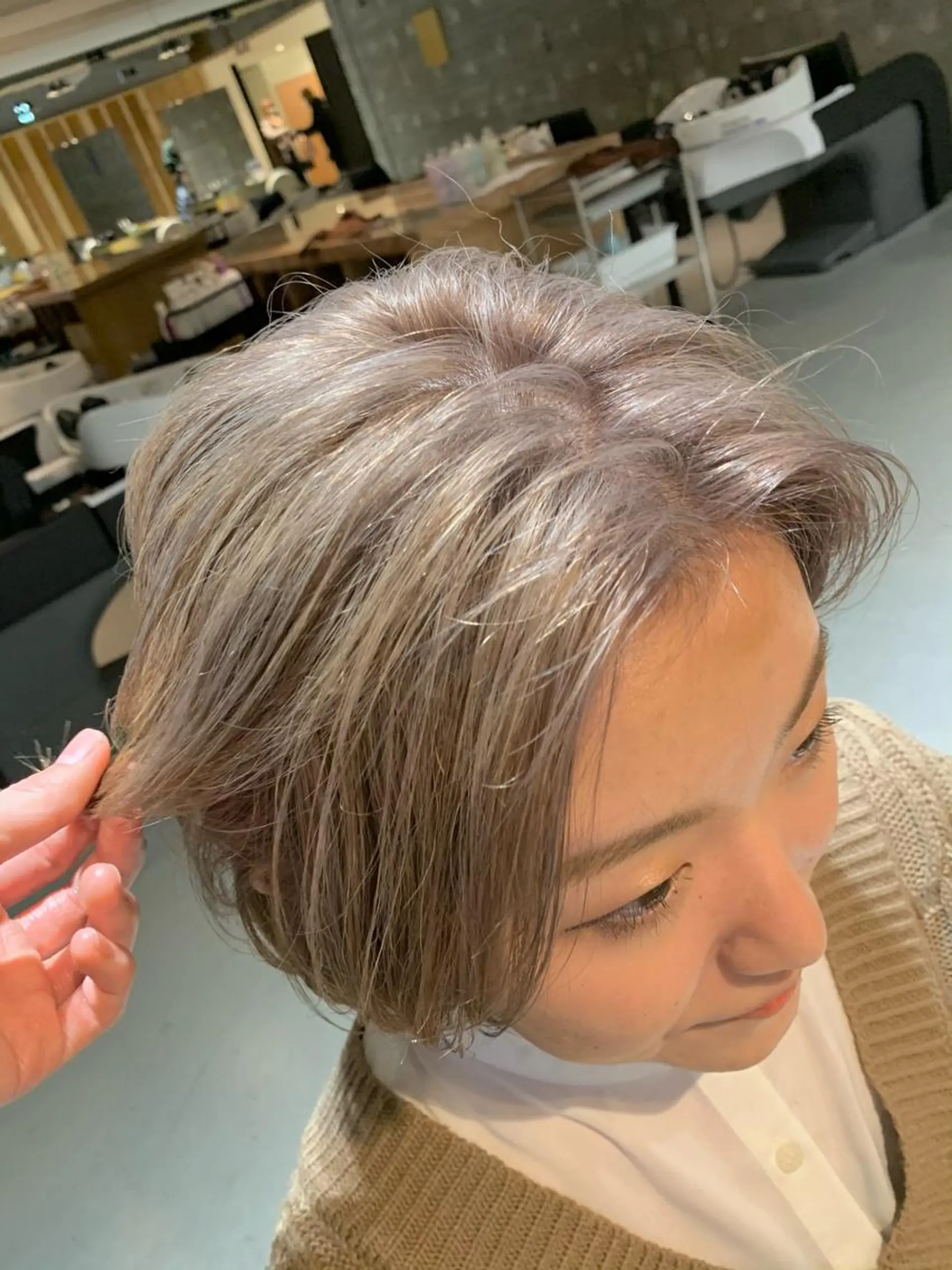 ショート カラー ベージュカラー ブリーチ tension 【テンション】のヘアスタイル