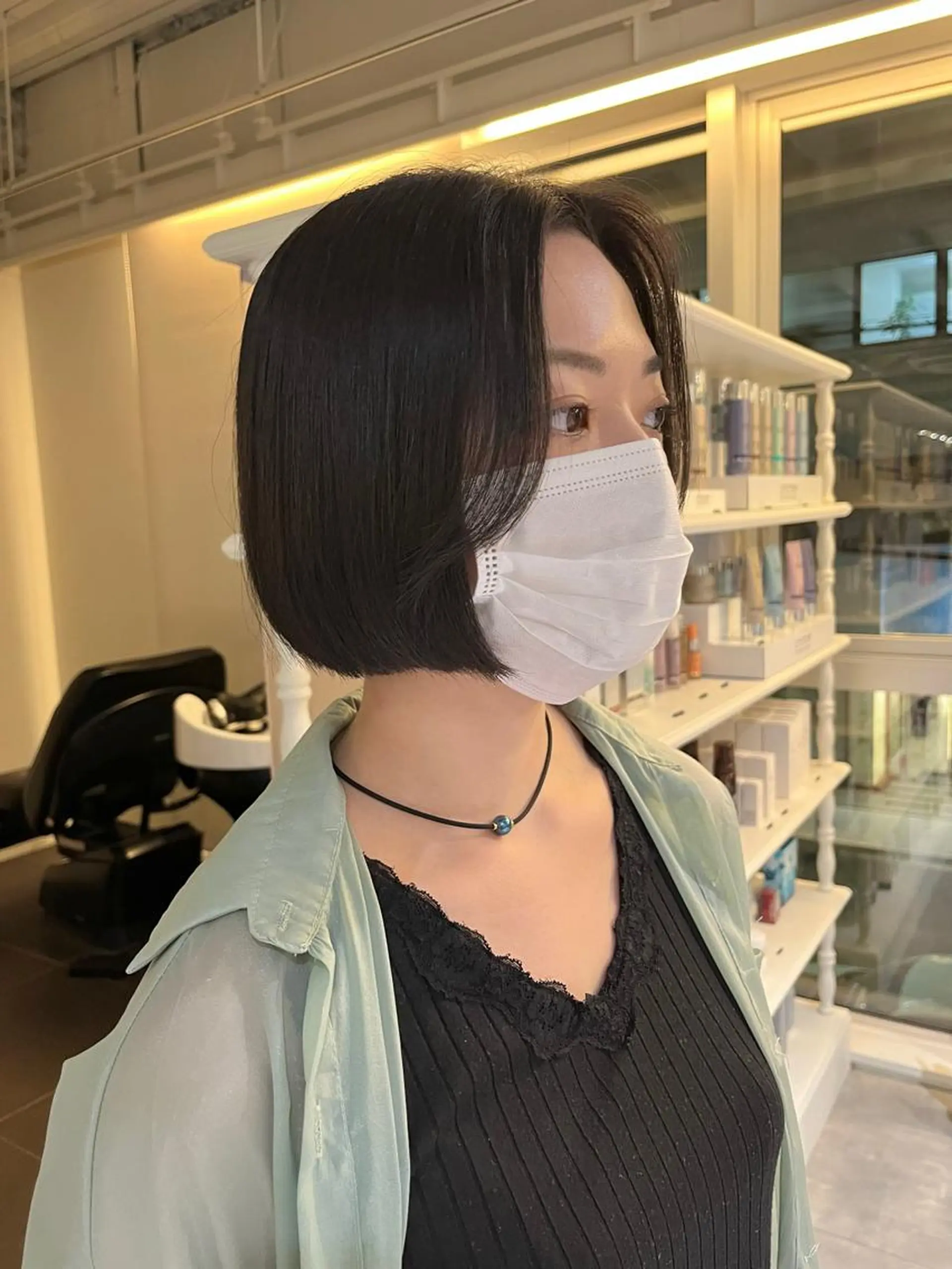 ショート ボブ 顔まわりレイヤー レイヤーカット ウルフカット ウルフボブ 桃果 momokaのヘアスタイル