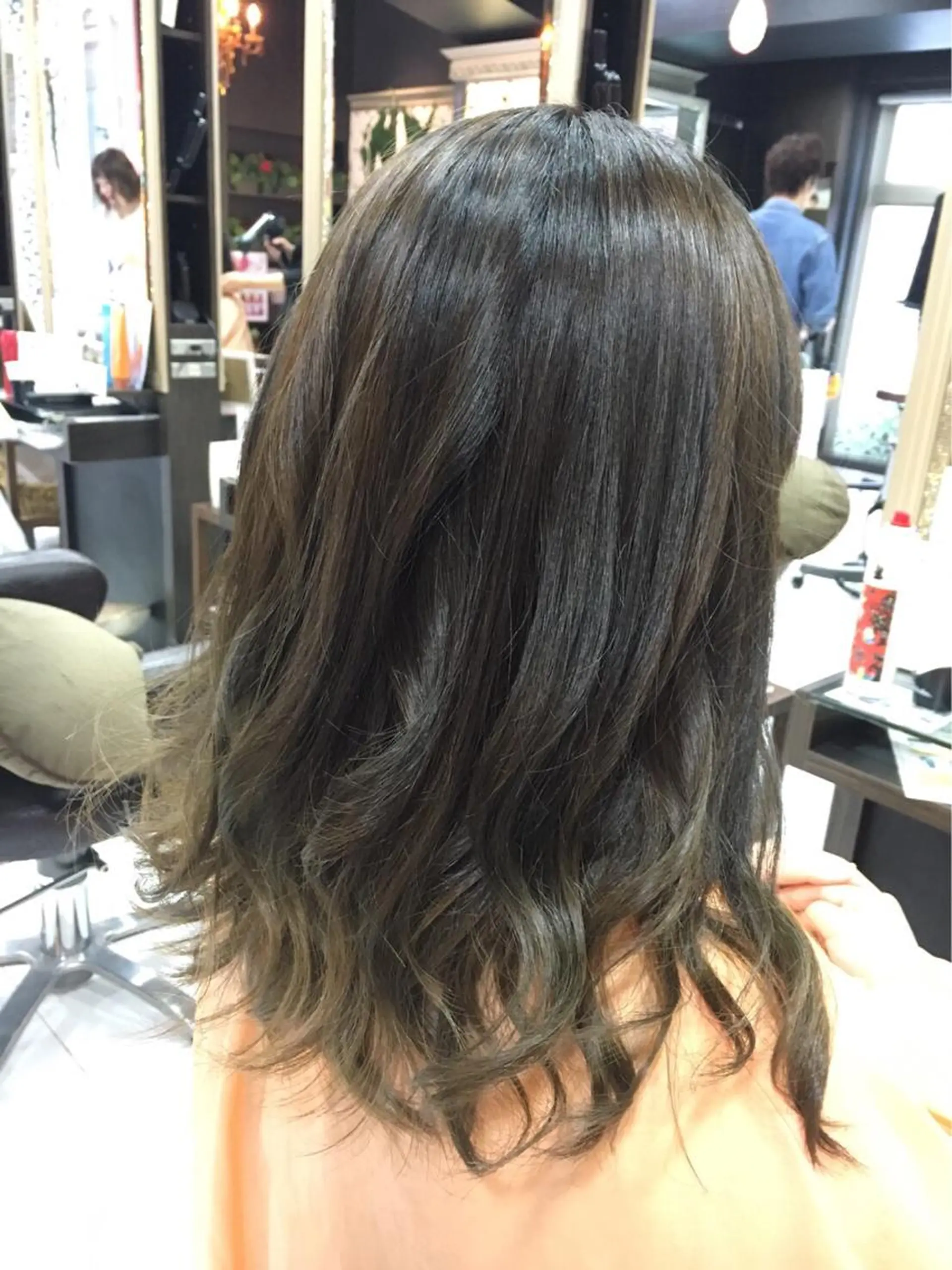 ミディアム カラー アッシュ グラデーションカラー 韓国ヘア✨グレージュ カラーasamiのヘアスタイル