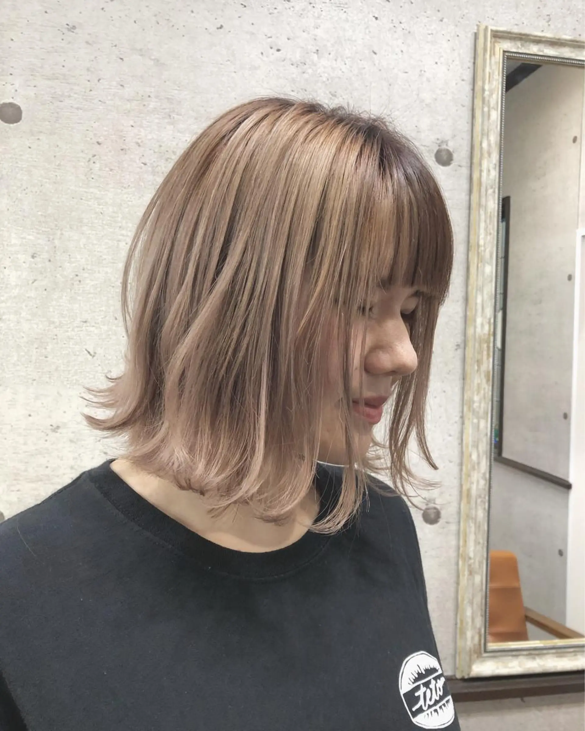 ショート カラー ベージュカラー シルバー シルバーベージュ カット ヘアカラー 縮毛矯正 トリートメント 江原 彩華のヘアスタイル