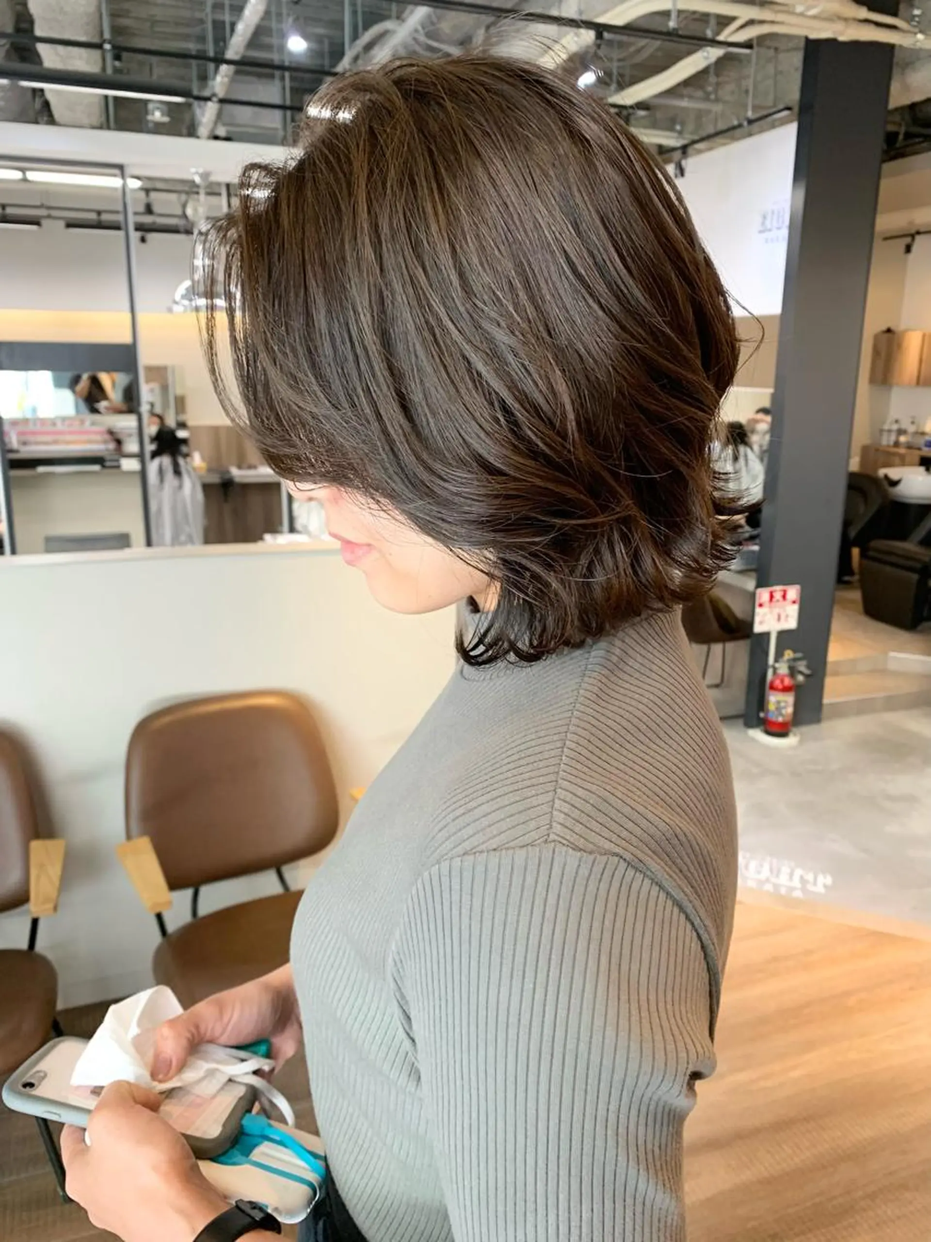 ショート カラー グレージュ カーキグレージュ くびれヘア カット ヘアカラー トリートメント 💈平島 拓也💈のヘアスタイル