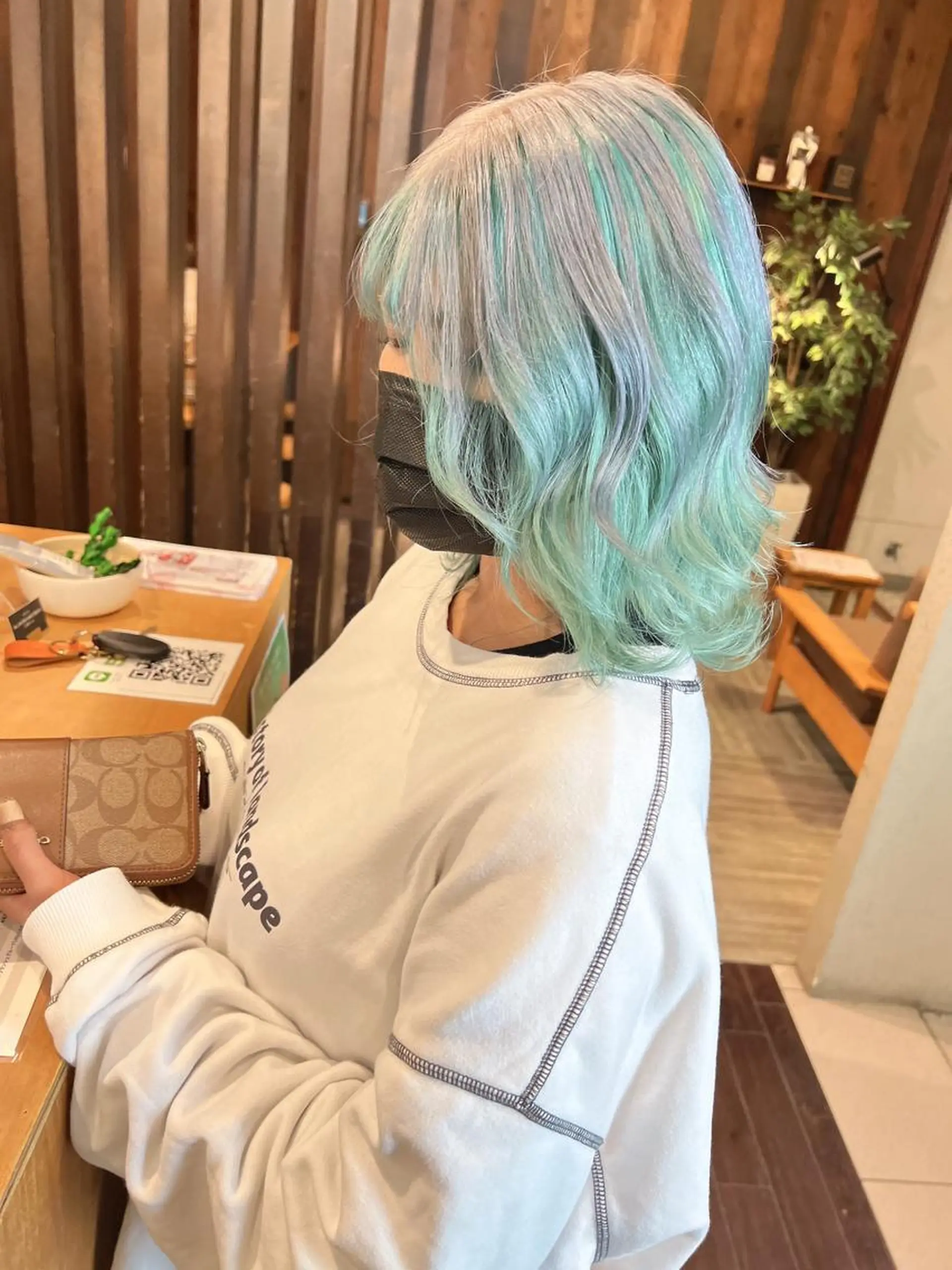 ミディアム ヘアカラー 具志 正太のヘアスタイル