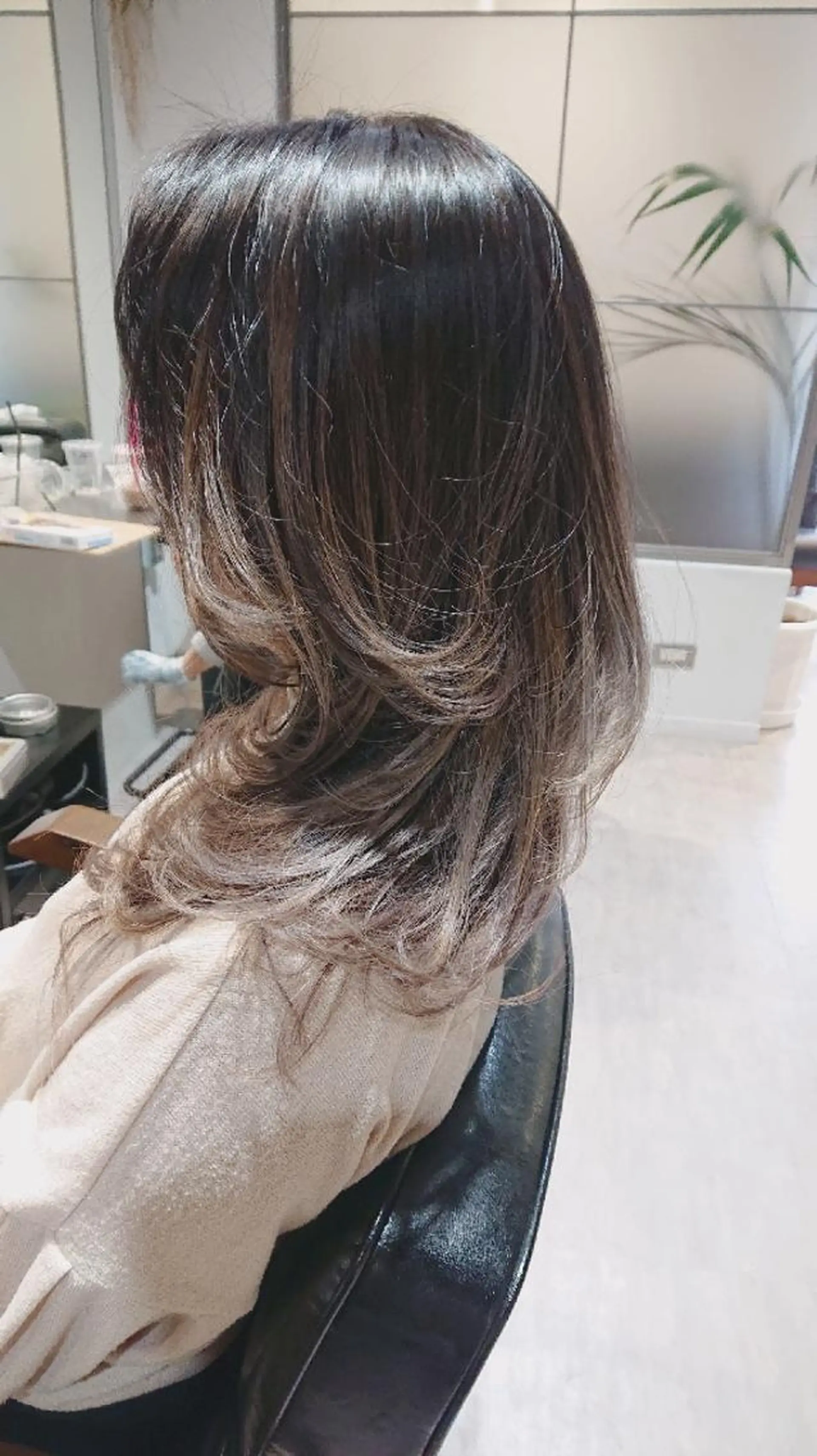 セミロング 美髪✨LAKOLA  池袋✨のヘアスタイル