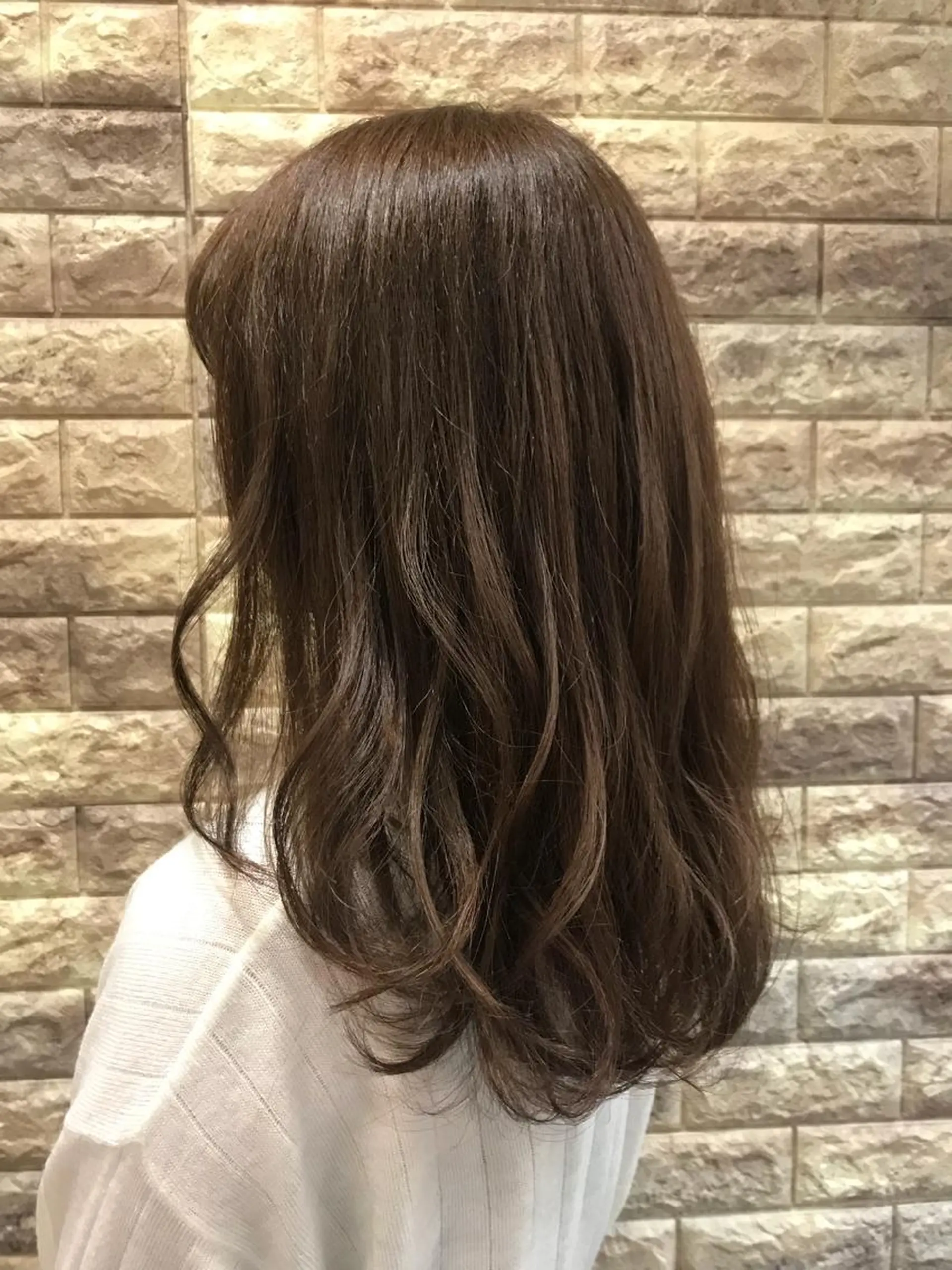 セミロング カラー ベージュカラー ハイライトカラー ハイライト FUKO Hip's eyesのマツエク・マツパデザイン