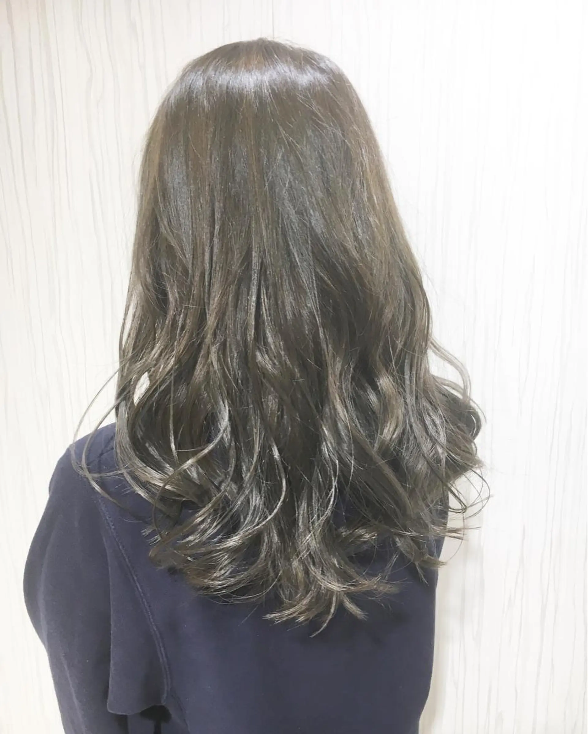 ミディアム セミロング ロング カラー パーマ ヘアアレンジ グレージュ ✨艶髪✨透明感✨ 山内大樹のヘアスタイル