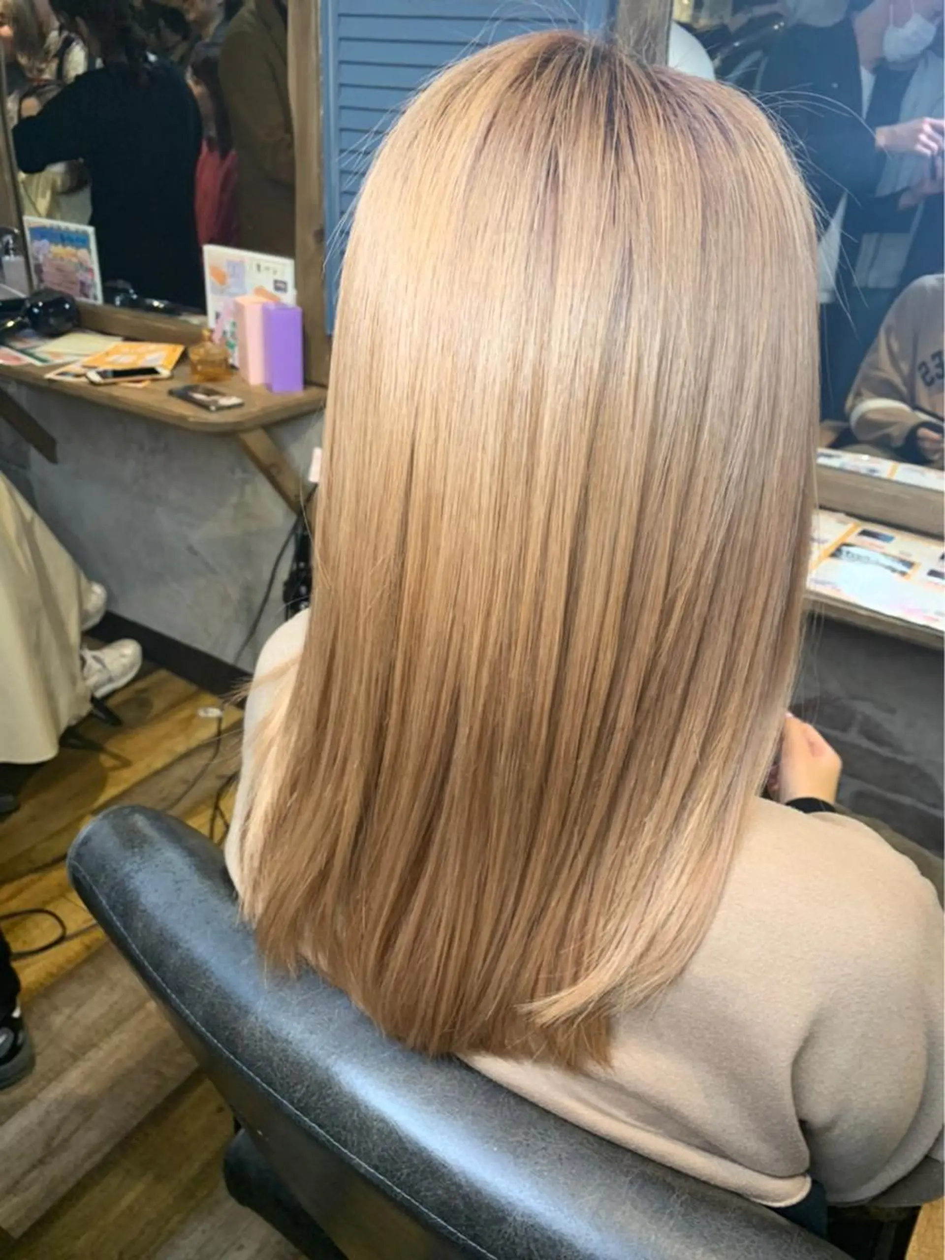 ロング カラー ヘアカラー イヤリングカラー Ai 浅草橋店のヘアスタイル