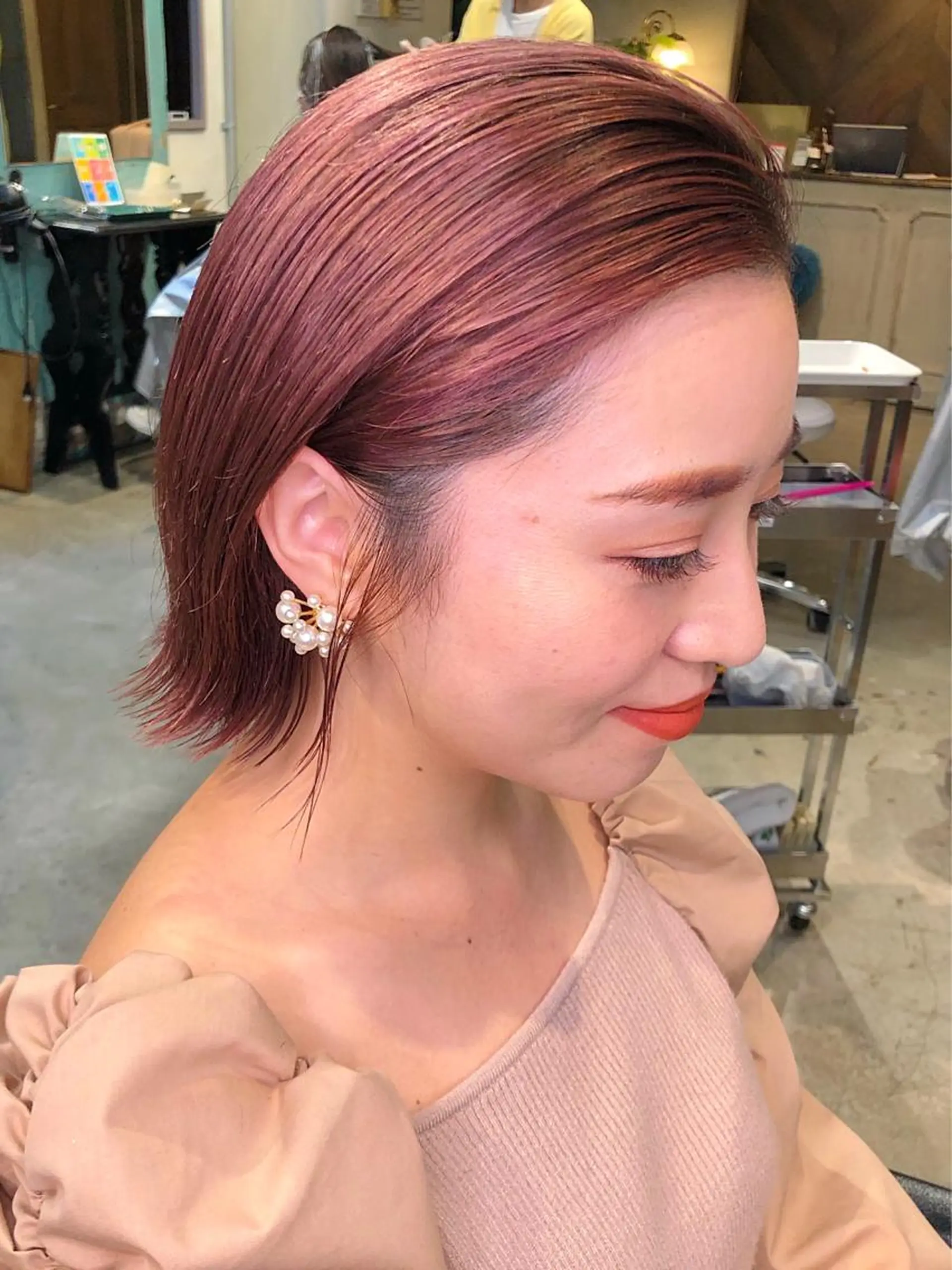 ショート カラー ピンクカラー ショートヘア ヘアカラー トリートメント SALOWIN所属・ブリーチ✨ ボブ✨レイヤーのヘアスタイル
