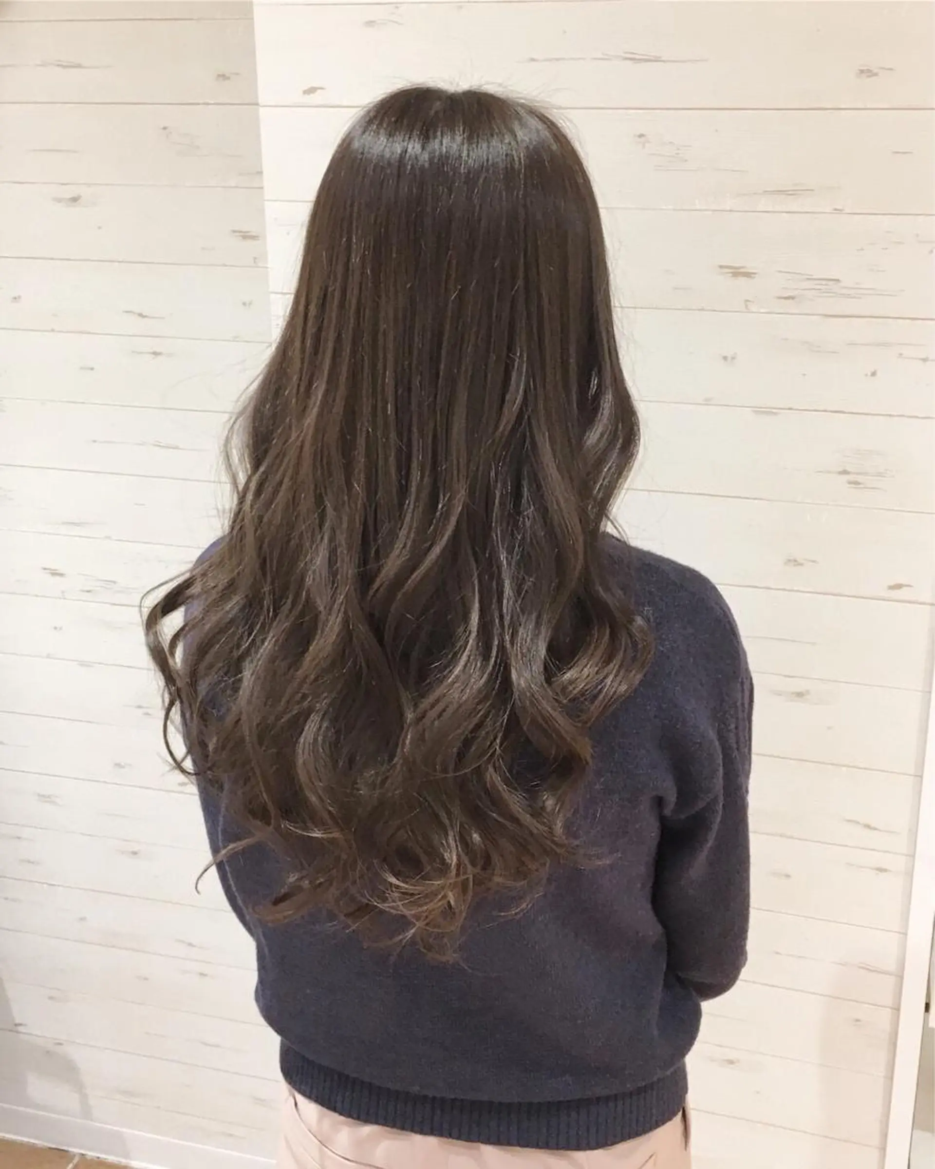 ロング ミヤザキ タクトのヘアスタイル