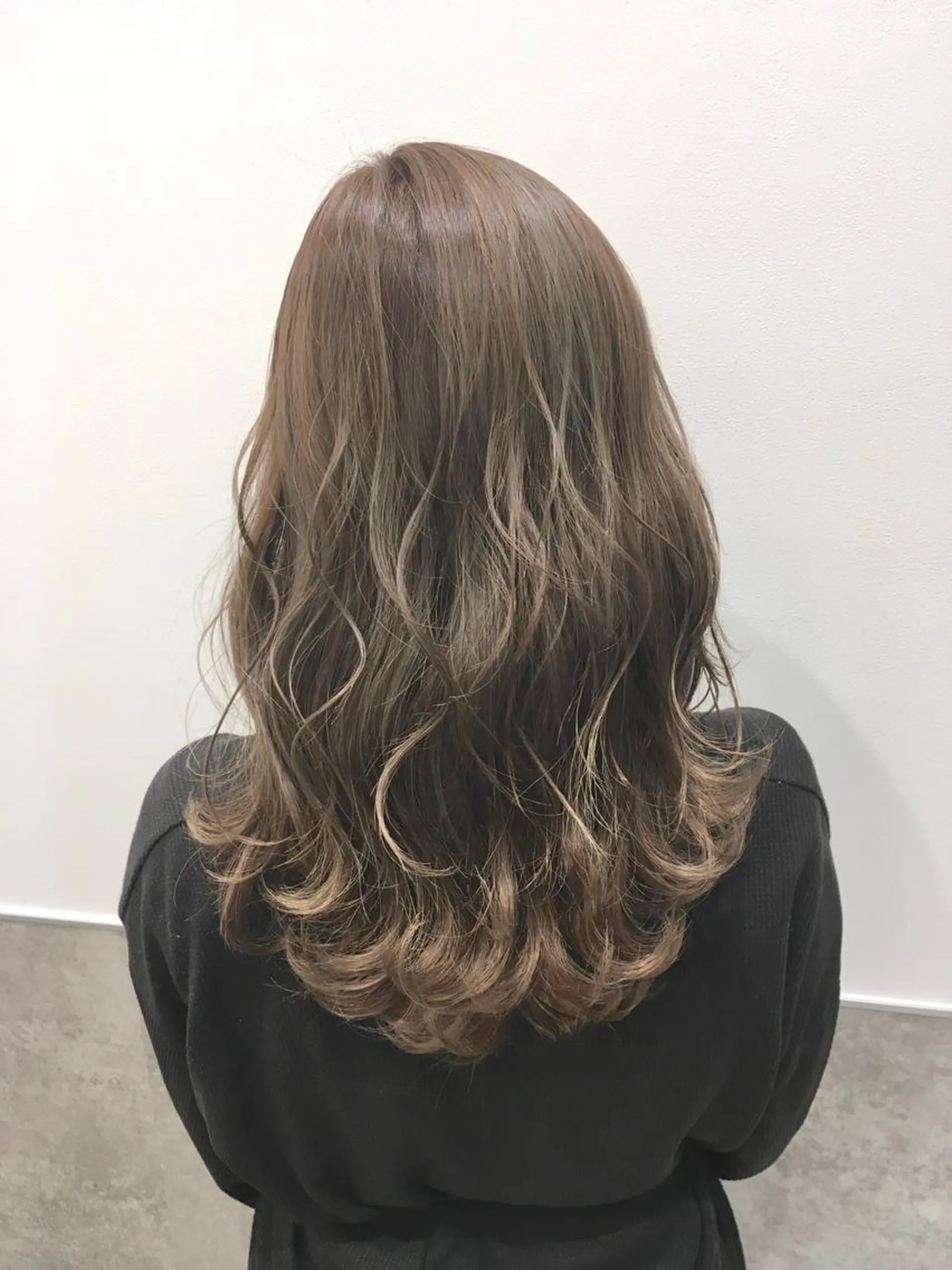 ロング カラー ハイライトカラー ハイライト ヘアカラー トリートメント ヘッドスパ ヘアセット go today shaire salon 本店所属・yoshi ☆のヘアスタイル
