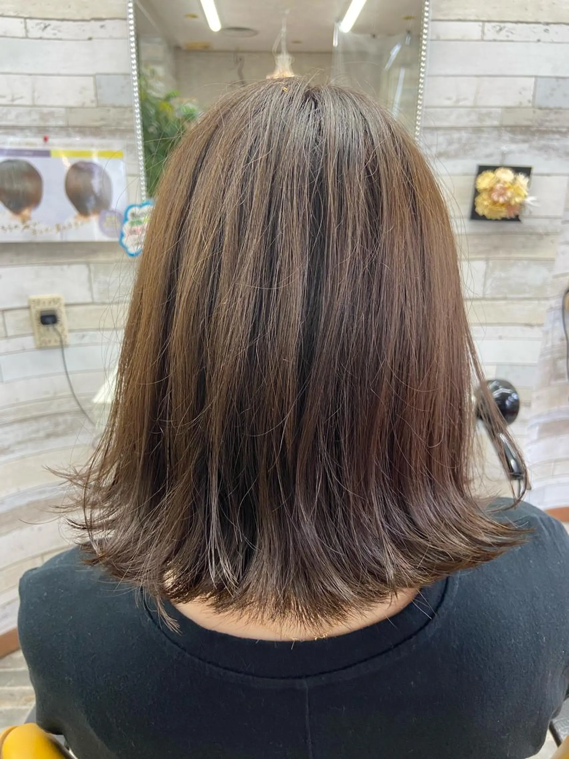 ショート カラー 外ハネヘア カット ヘアカラー トリートメント 美容室スージーズ所属・大坪 拓斗のヘアスタイル