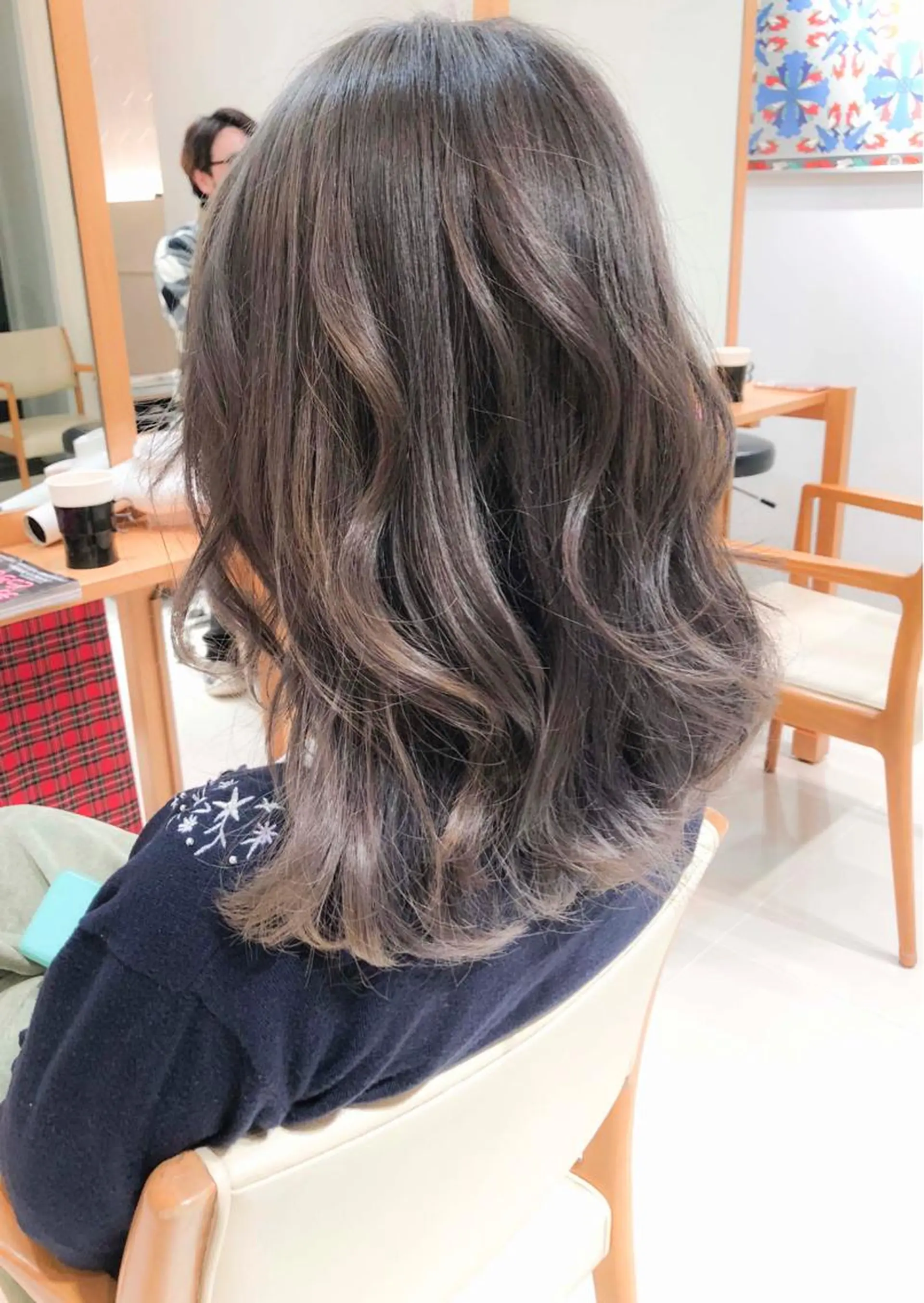 ミディアム カラー アッシュ ベージュカラー ヘアカラー トリートメント Days 透明感カラーのヘアスタイル