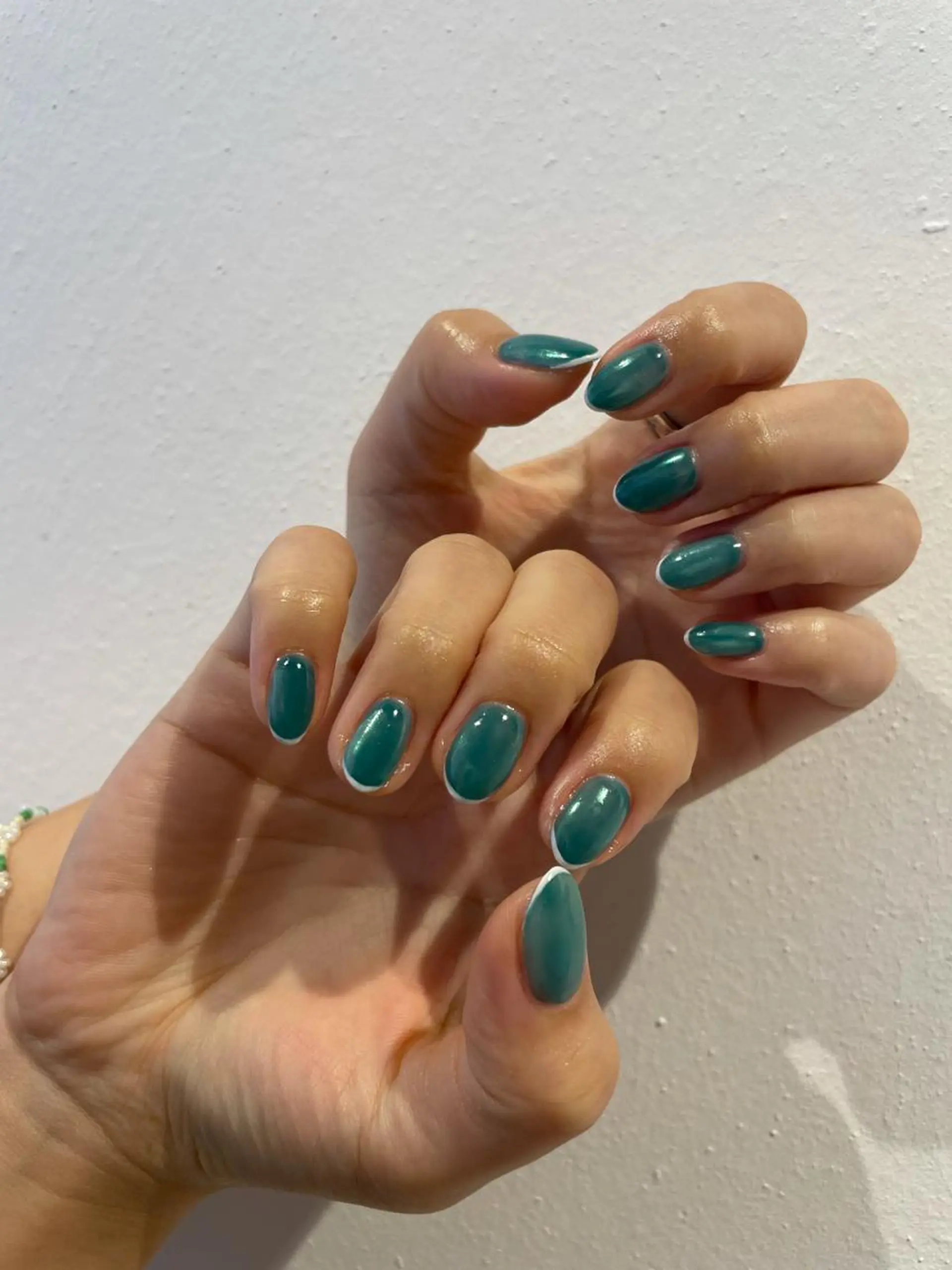 ネイル オーロラネイル ブルー フレンチネイル グリーン 持ち込み ハンドネイル miu nail所属・MIUNail YUMIのネイルデザイン