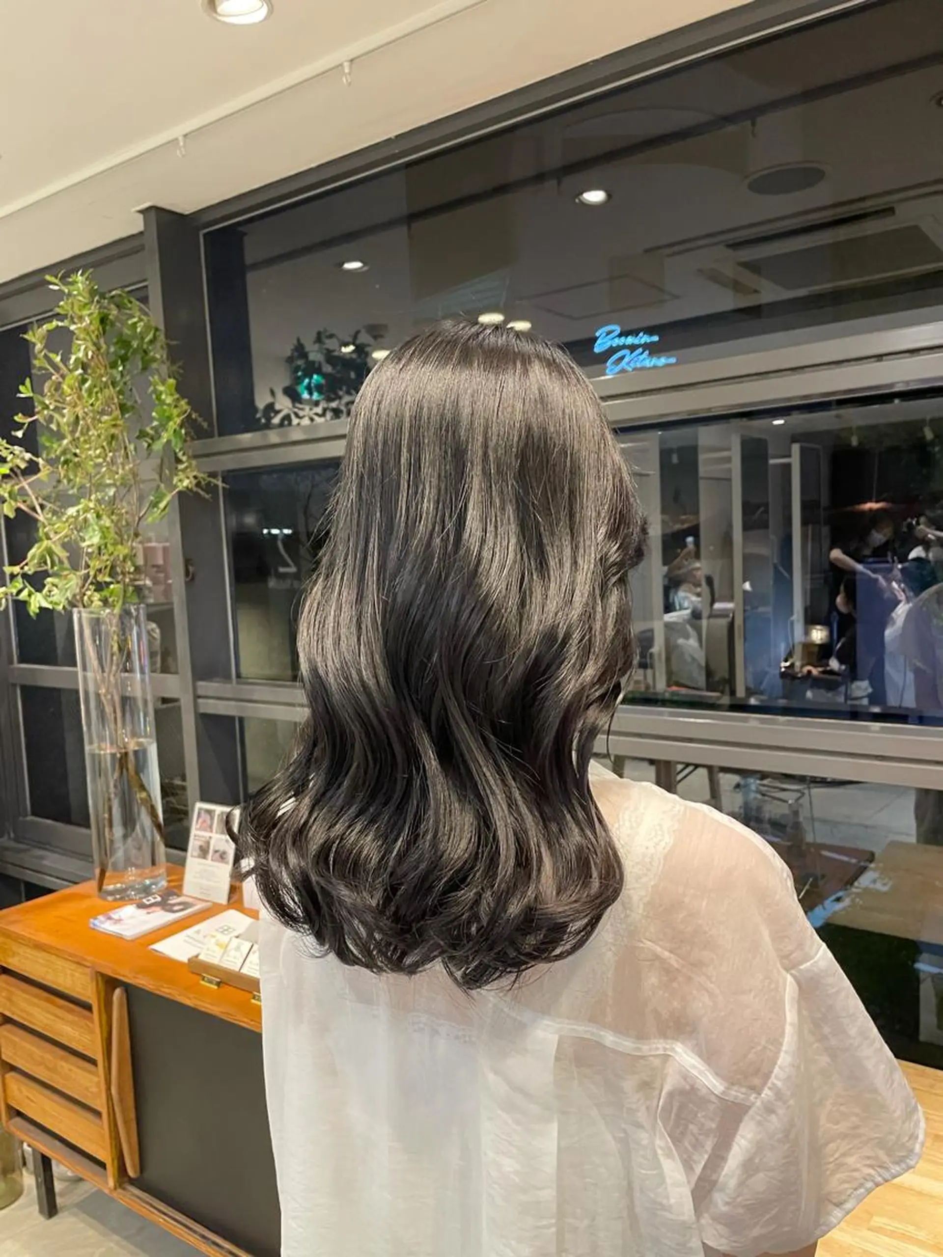 セミロング 菅原 彩加のヘアスタイル