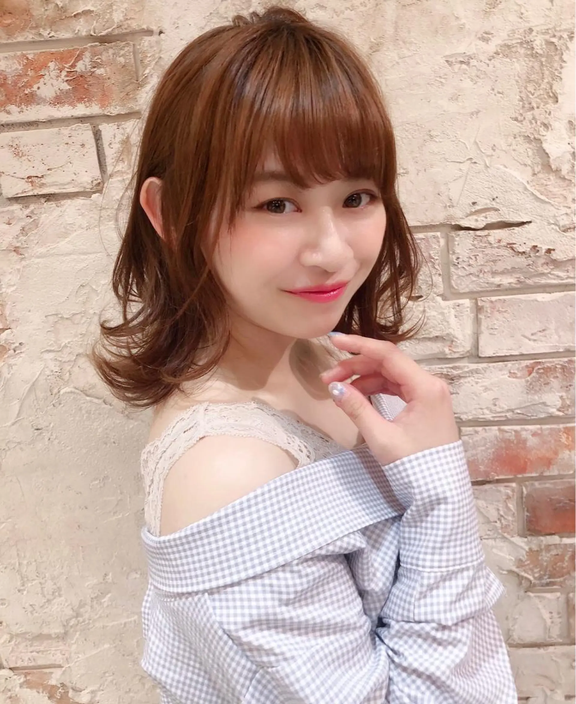 ミディアム 外ハネヘア 山本翔一郎 韓国顔周りレイヤーのヘアスタイル